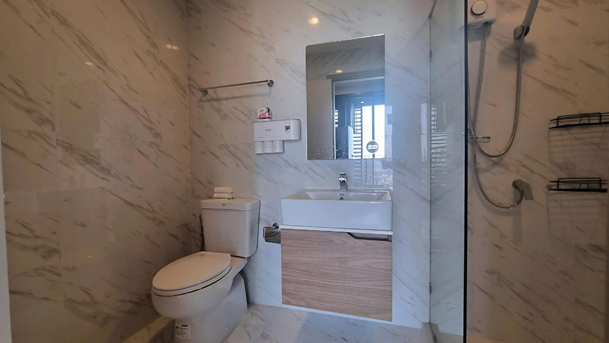 For RentCondoBangna, Bearing, Lasalle : Condo for Rent: Ideo Mobi Sukhumvit East Point Near BTS Bang Na (approx. 250 meters)