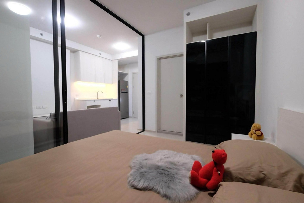 For RentCondoBang Sue, Wong Sawang, Tao Pun : Beautiful room, bought it and never lived in it. Renovated room, built-in