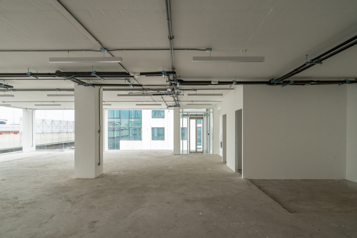 Home OfficeRama9, Petchburi, RCA : WS6779 For Rent/Sale: 6-story office building (including rooftop) in prime Rama 9 location, central business district, near MRT. Rent only 630,000 THB/month.