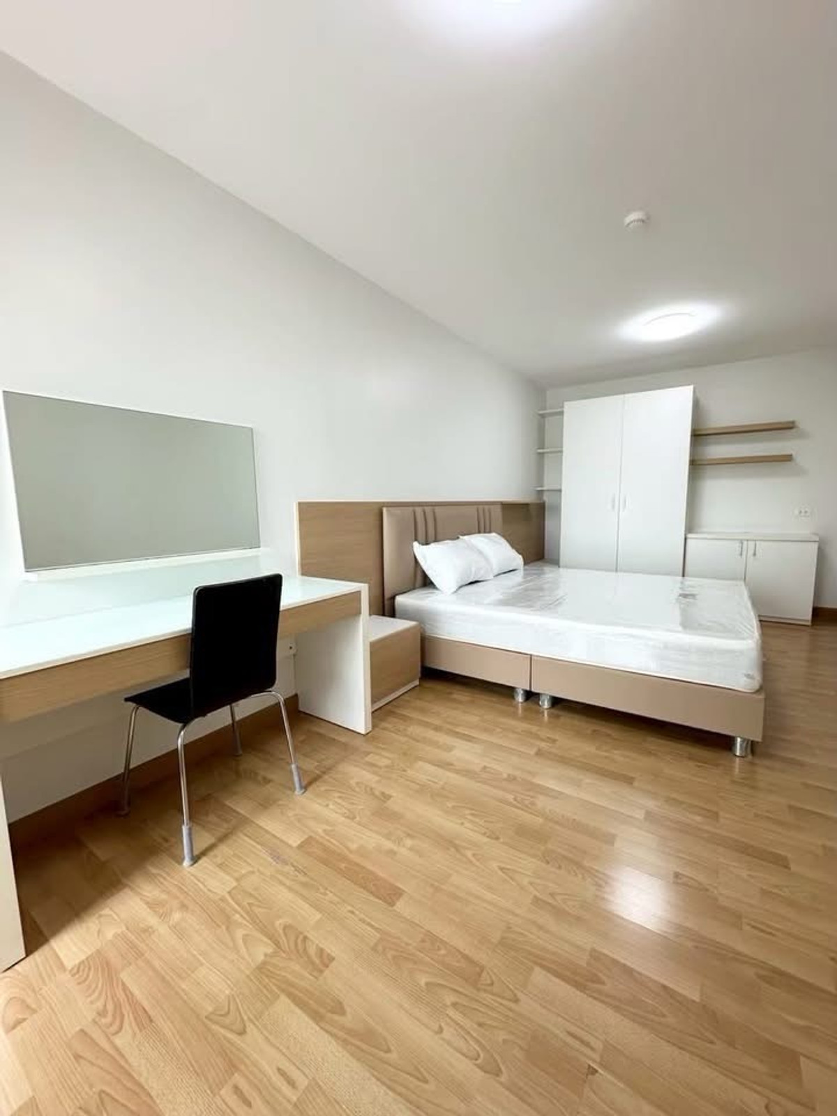 For RentCondoRatchadapisek, Huaikwang, Suttisan : 🏢 Condo for rent Supalai City Home Tha Phra
(D6902032) 
Big room, wide space, comfortable, ready to move in ✨

💰 Rent 12,000 baht / month