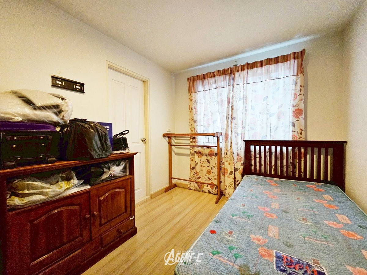 For SaleTownhomeKaset Nawamin,Ladplakao : Urgent sale price reduction!! Areeya Daily Kaset-Nawamin, 3-story townhome, area 16.9 sq m., functions: 3 bedrooms, 4 bathrooms, 2 parking spaces, beautiful house, ready to move in. Good location, convenient travel Near Central Ramintra and agricultural u