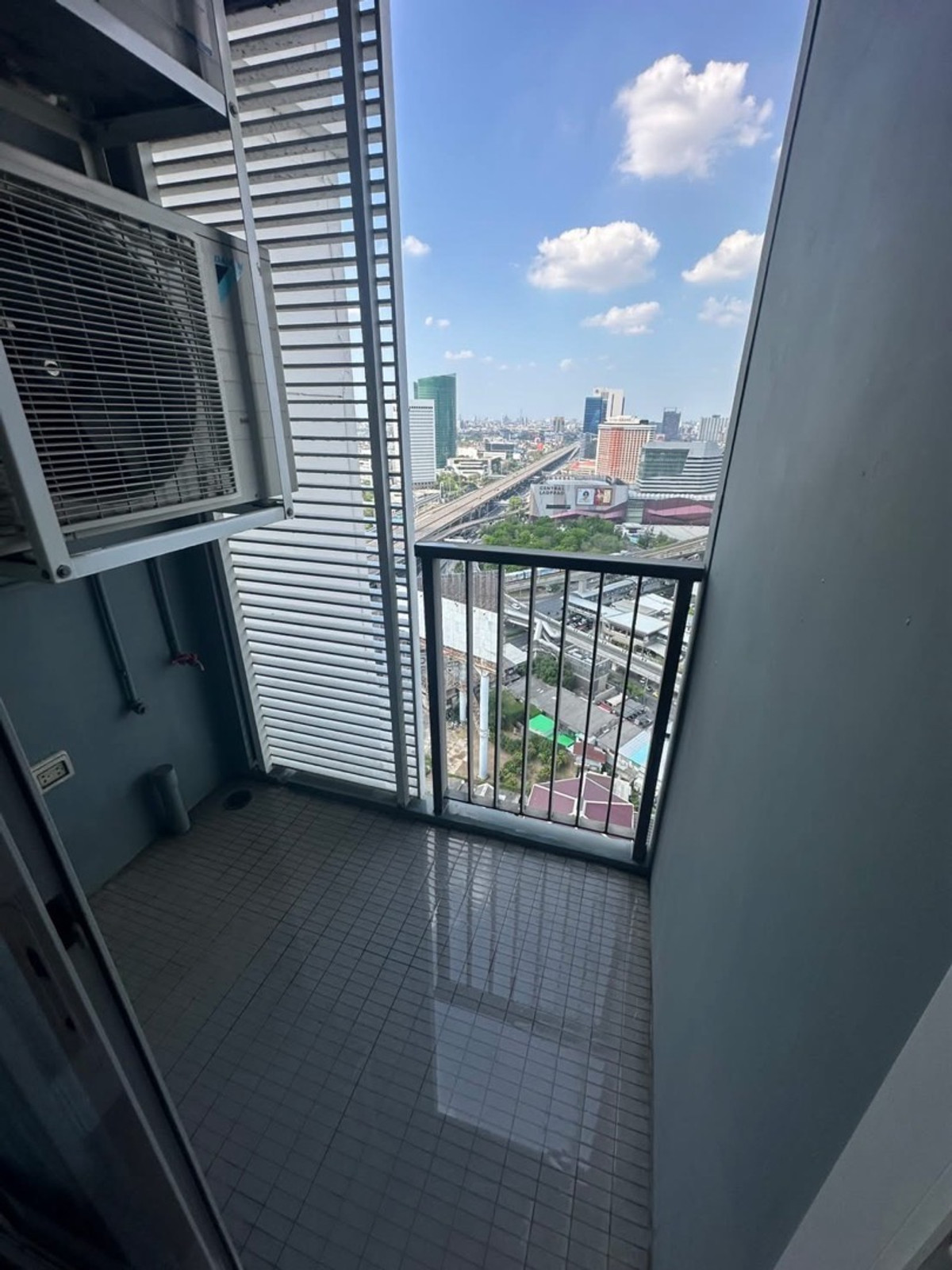 ให้เช่าคอนโดลาดพร้าว เซ็นทรัลลาดพร้าว : #Z4862💥 060369 🔥ให้เช่าคอนโด The Saint Residences (ladprao)