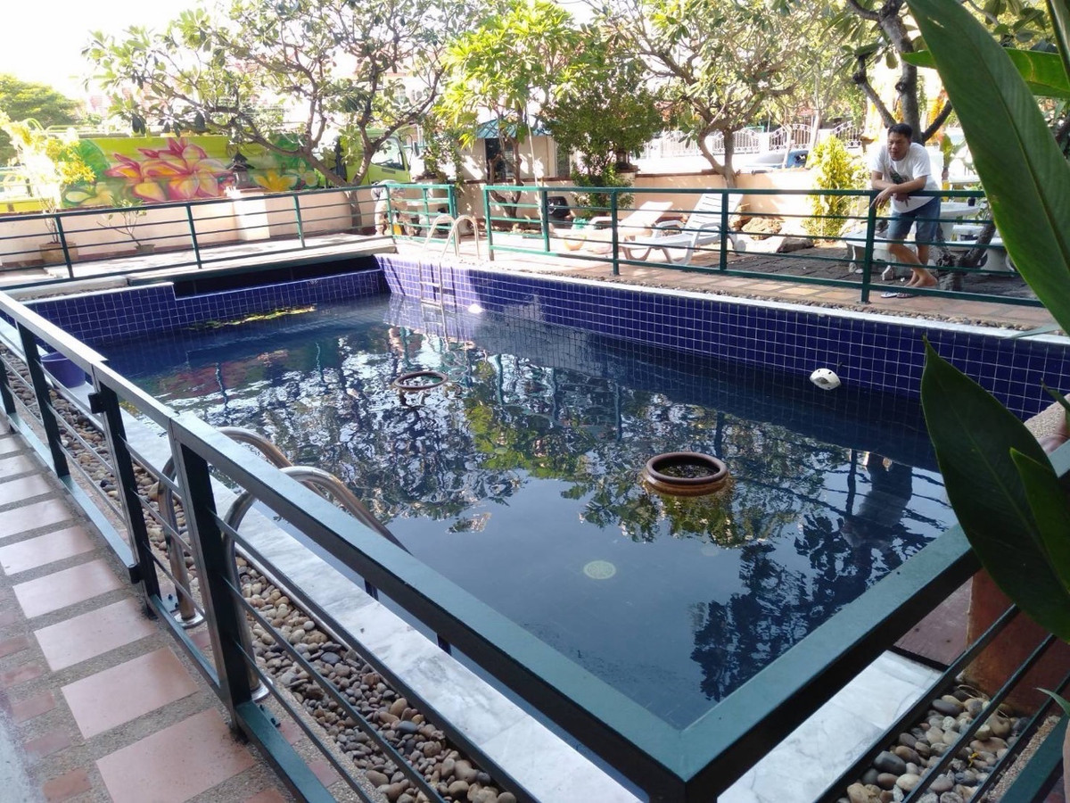 For SaleHotel&Apartment BusinessSamut Prakan,Samrong : Good location behind the corner invest and receive immediate income.