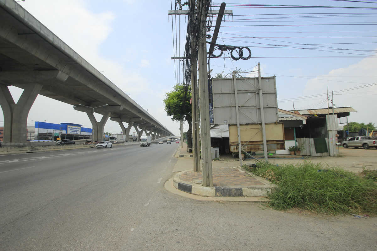 ขายที่ดินพระราม 2 บางขุนเทียน : ขายที่ดินพระราม2 ระหว่างพระราม2ซ.98กับ100 ที่ดินถมแล้ว 7-1-5 ไร่ ลงเสาเข็มทั่วบริเวณที่ดิน ขาเข้าเมืองใกล้ทางด่วนสุขสวัสดิ์ บางพลี สร้างโกดัง ออฟฟิศ สำนักงาน 38,000บาท/วา