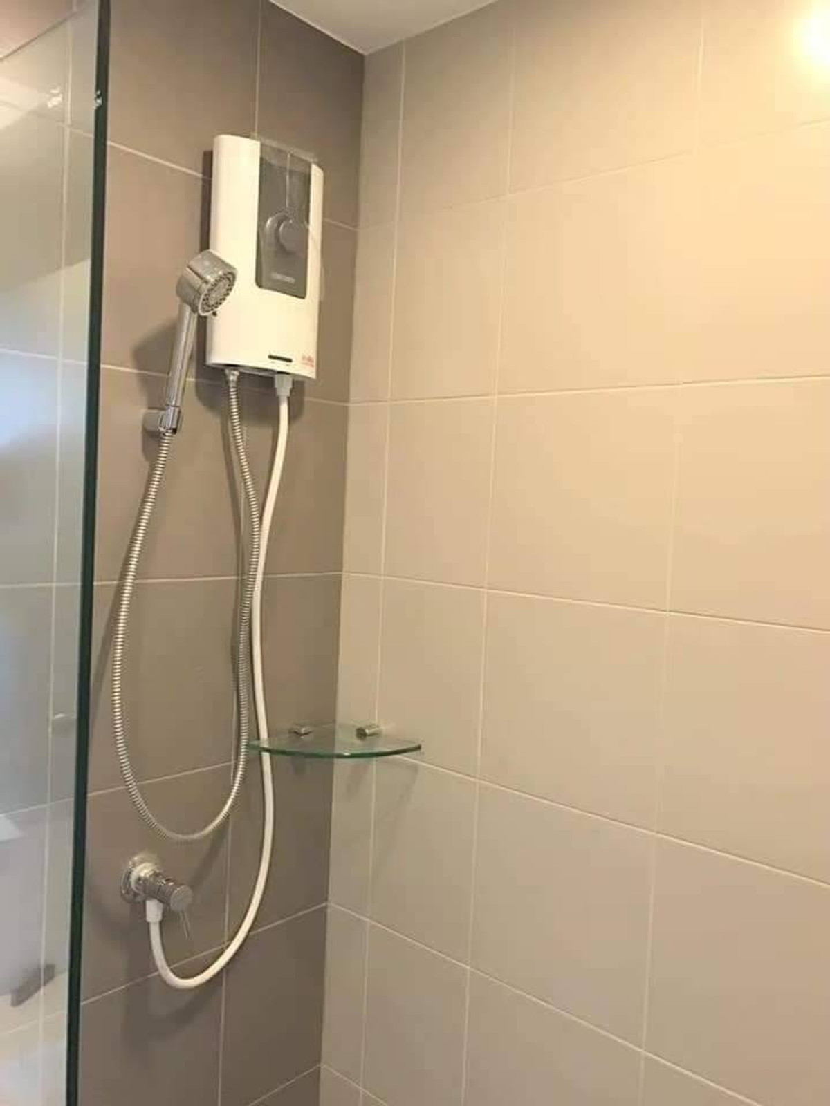 For RentCondoBangna, Bearing, Lasalle : Condo for Rent: Ideo Mobi Sukhumvit Eastgate Near BTS Bang Na (approx. 150 meters)