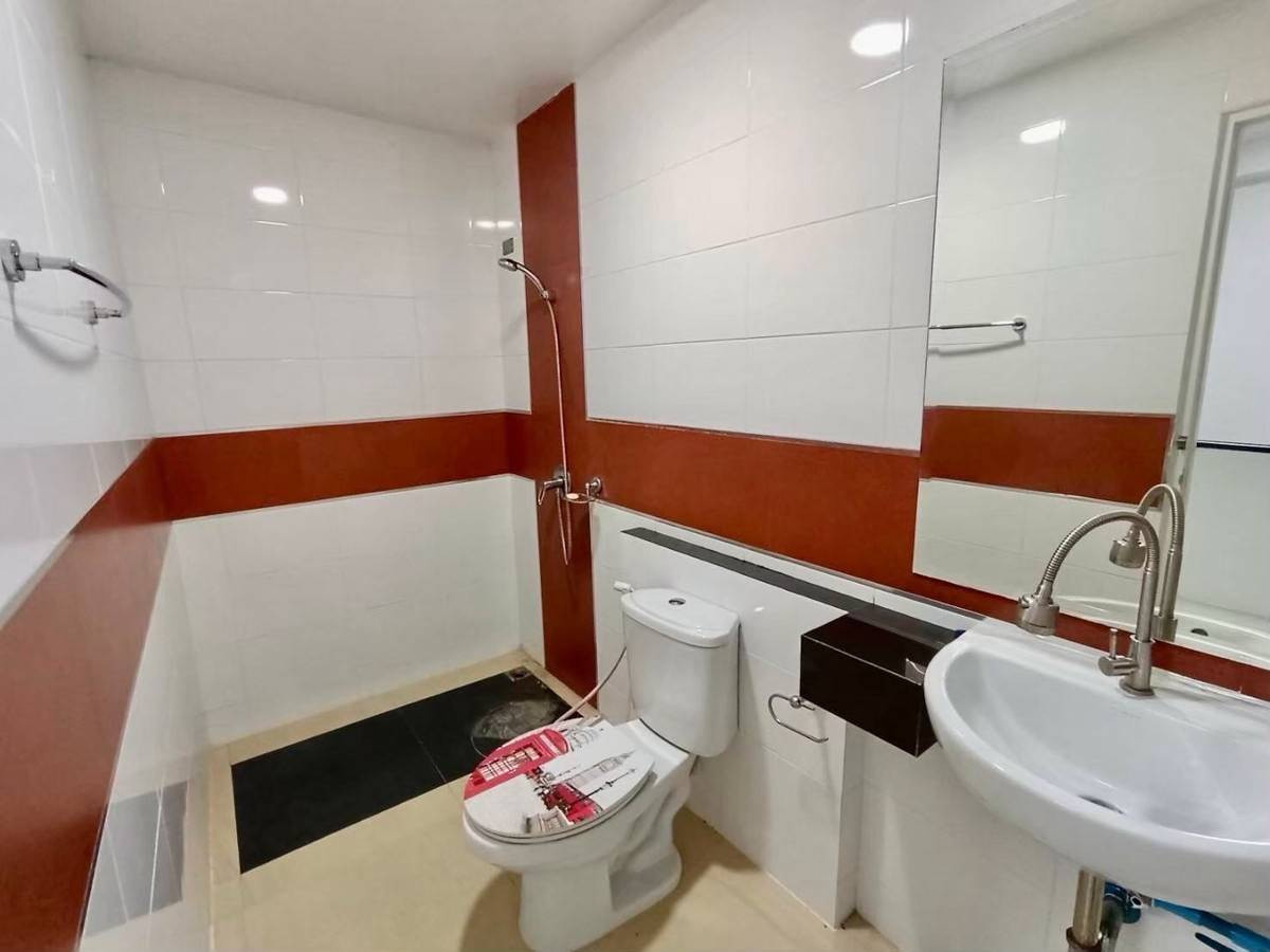 For RentShop HouseSamut Prakan,Samrong : Commercial building for rent Subrungruang City Bangpu Phase 2, near BTS Kheha Station, only 5 minutes.