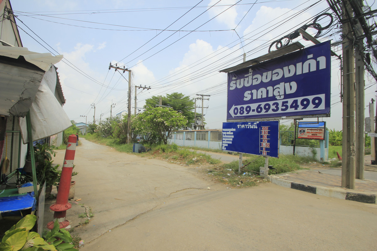 ขายที่ดินพระราม 2 บางขุนเทียน : ขายที่ดินพระราม2 ระหว่างพระราม2ซ.98กับ100 ที่ดินถมแล้ว 7-1-5 ไร่ ลงเสาเข็มทั่วบริเวณที่ดิน ขาเข้าเมืองใกล้ทางด่วนสุขสวัสดิ์ บางพลี สร้างโกดัง ออฟฟิศ สำนักงาน 38,000บาท/วา