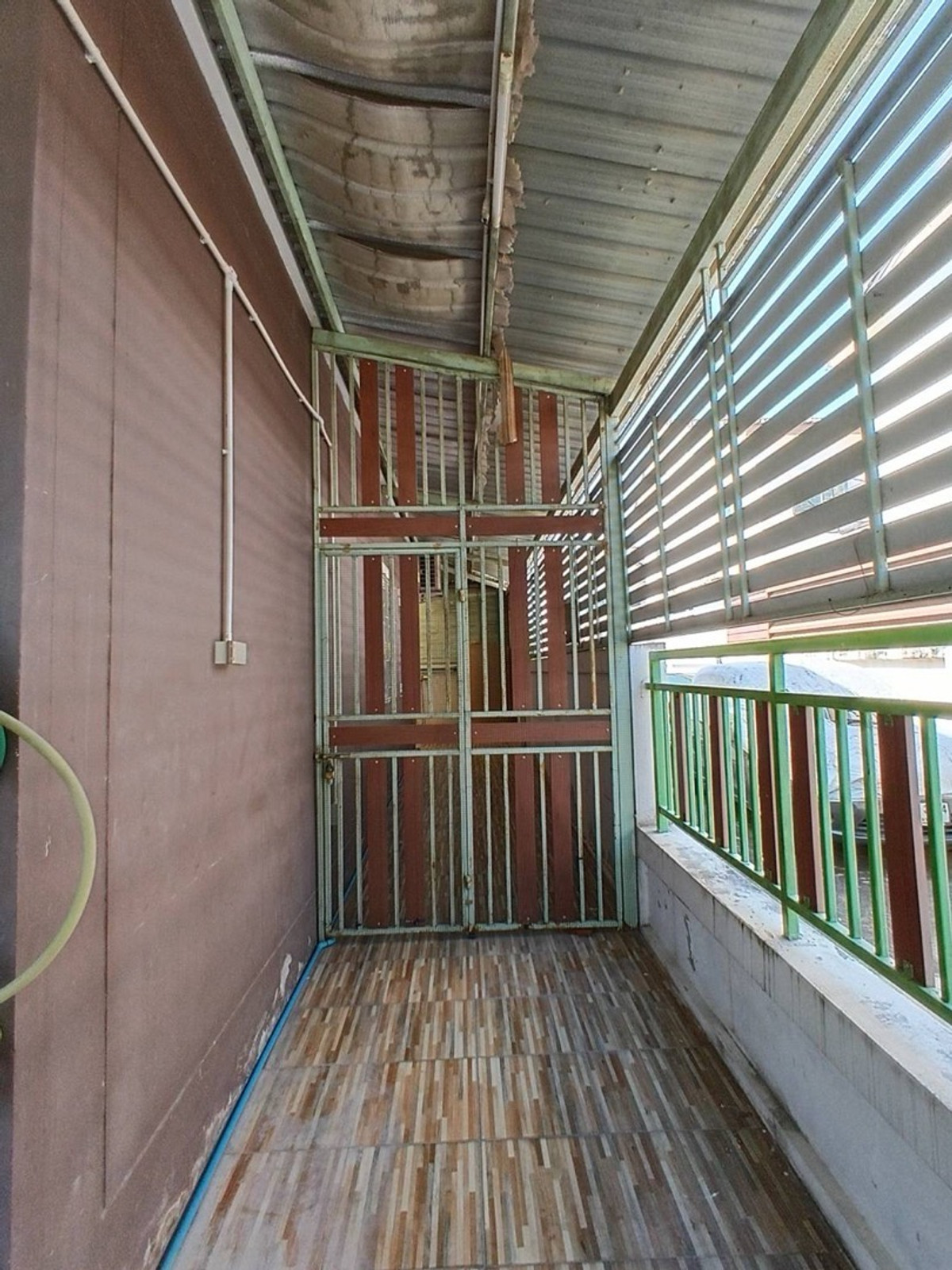 For SaleTownhomeNakhon Pathom : Corner townhome for sale, good location, wide area, north direction, Nakhon Pathom Province, price 2.09 million baht.