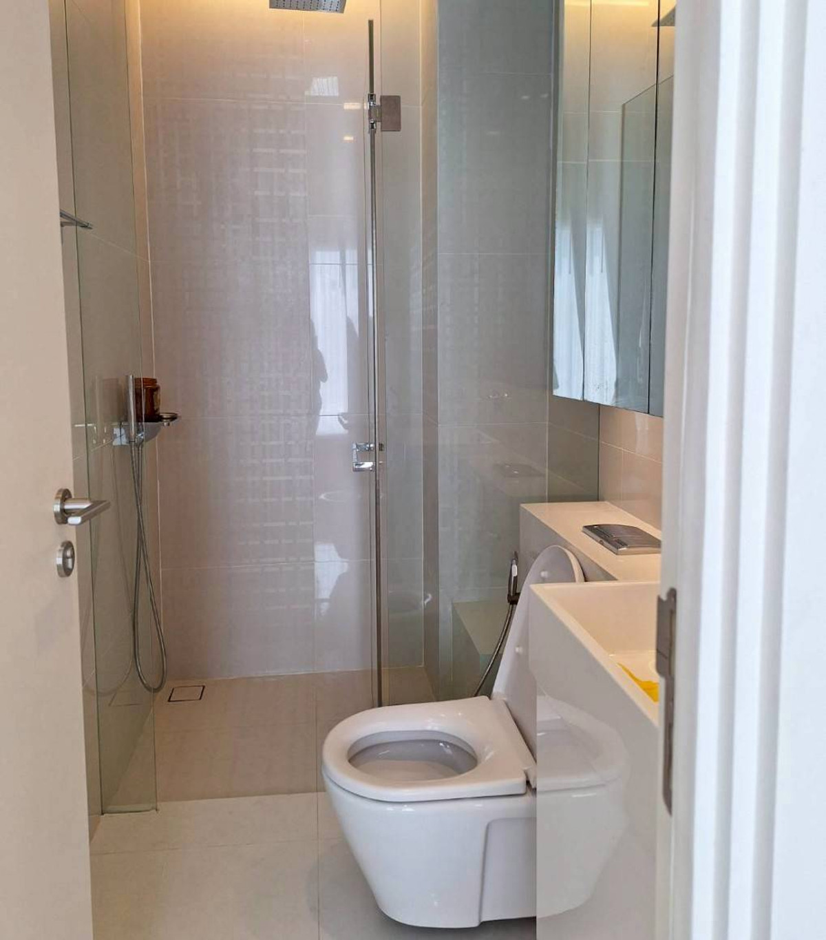 For RentCondoLadprao, Central Ladprao : 🌟 Condo for rent at The Saint Residences – Special price only 15,000 THB/month! 🔥 Brand-new room, never occupied. Be the first person to live in this beautiful unit! ✨