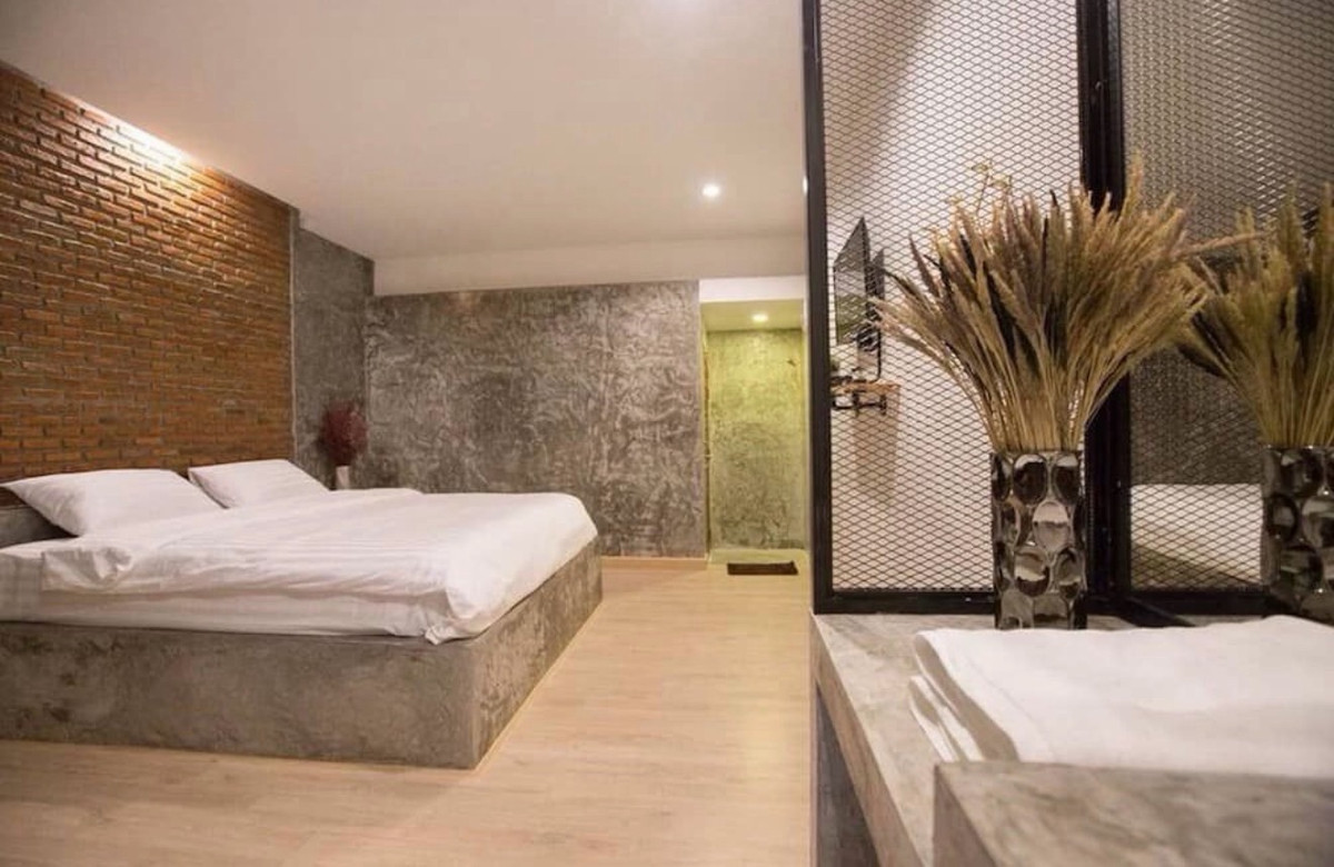 For SaleHotel&Apartment BusinessCha-am Phetchaburi : Riverside Resort Business for Sale in Phetchaburi Near Kaeng Krachan with Existing Customer Base and 50,000 Followers Ready to Operate