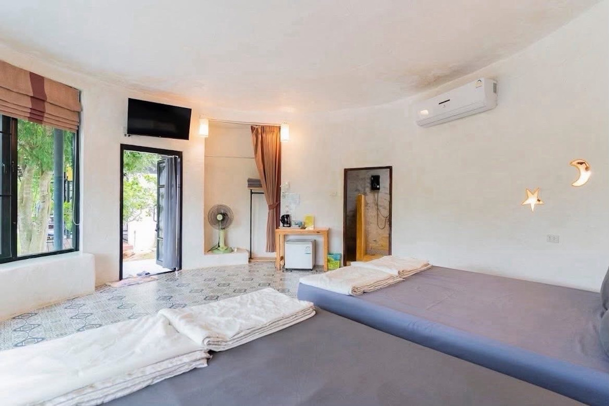 For SaleHotel&Apartment BusinessCha-am Phetchaburi : Riverside Resort Business for Sale in Phetchaburi Near Kaeng Krachan with Existing Customer Base and 50,000 Followers Ready to Operate