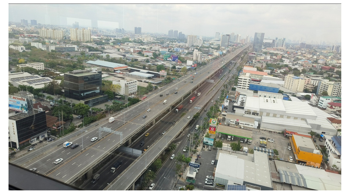 For RentOfficeBangna, Bearing, Lasalle : Office for rent/sale, Central City Tower Building. (next to Central Bangna Department Store) Area size: 186 sq m. Floor: 19