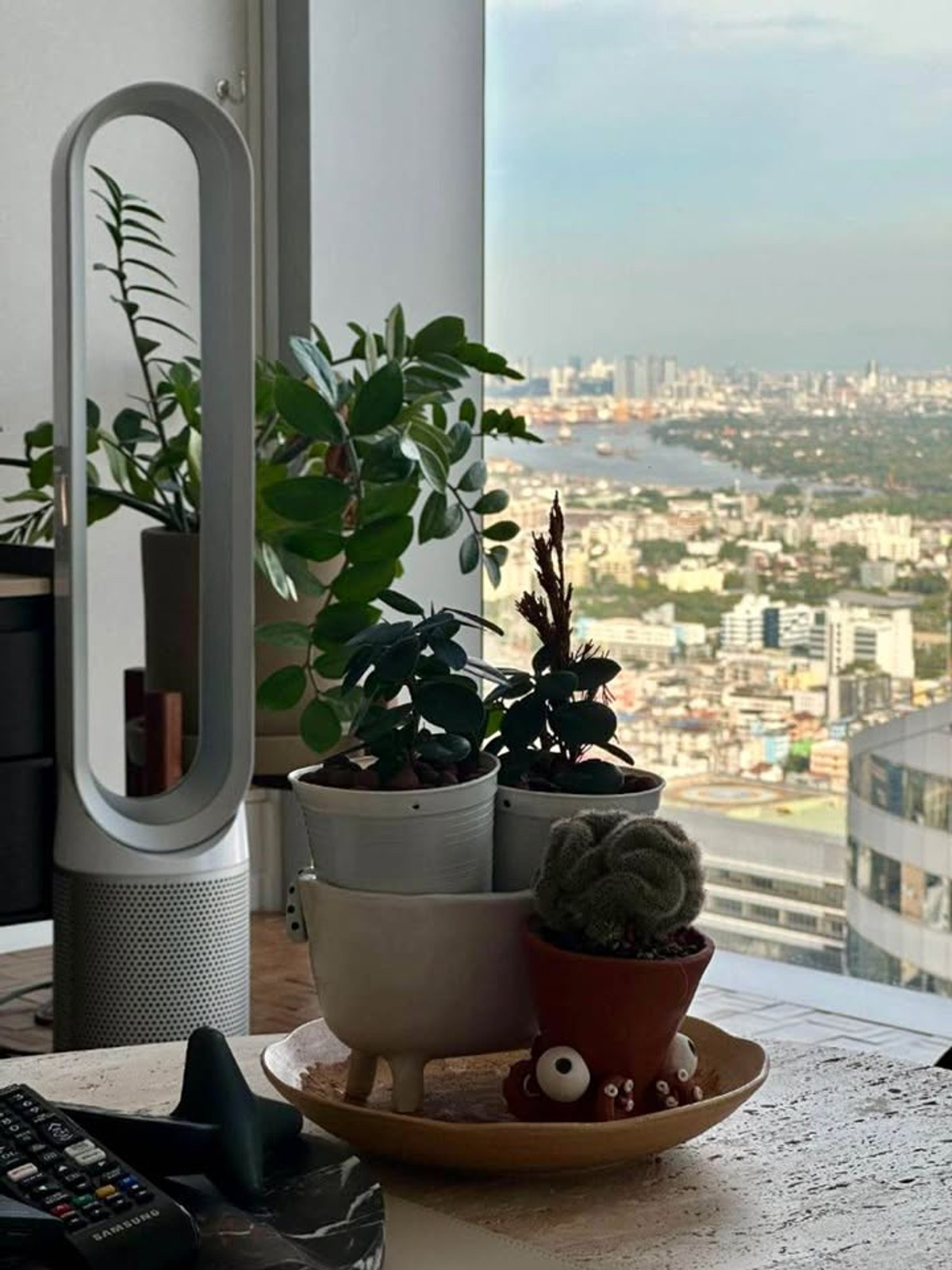 For RentCondoSathorn, Narathiwat : ⭐️ The Ritz - Carlton Residences at MahaNakhon⭐️ 2 BEDS 3 BATHS 126 sq m. Very beautiful view, luxurious room, fully decorated.