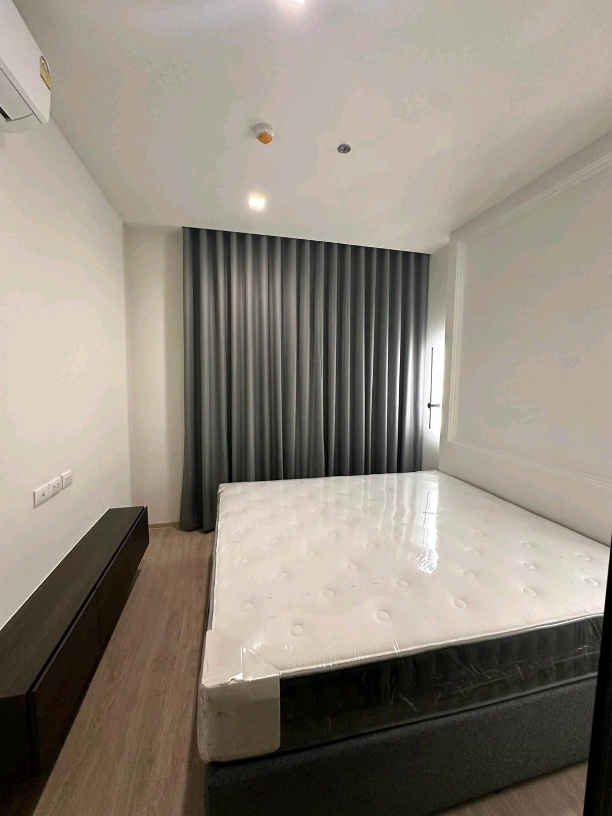 For RentCondoSukhumvit, Asoke, Thonglor : 💫🍃 Prime Sukhumvit location, near BTS Phrom Phong, convenient travel, near famous department stores, restaurants, and lifestyle zones for foreigners.