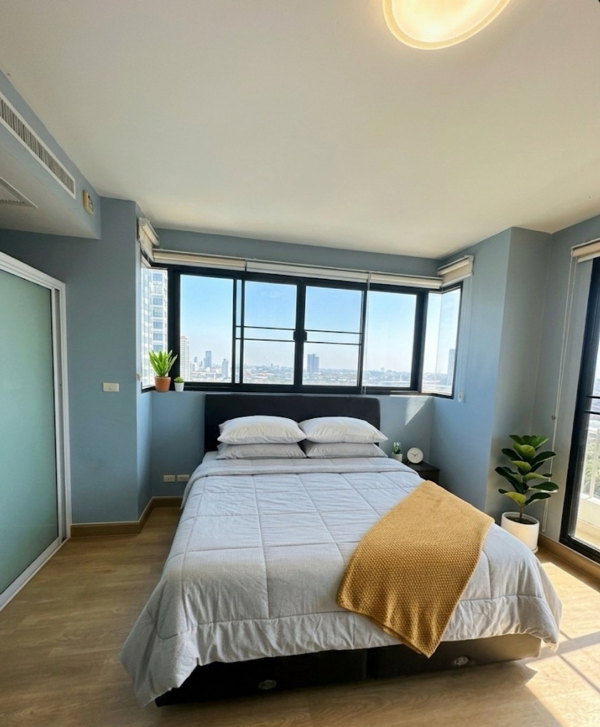 ขายคอนโดพระราม 3 สาธุประดิษฐ์ : หลุดจอง SUPALAI CASA RIVA 2นอน 2น้ำ 108 ตรม ด่วน5.3ล้าน วิวแม่น้ำ Yiled7% ห้องมุม โทร0822261045