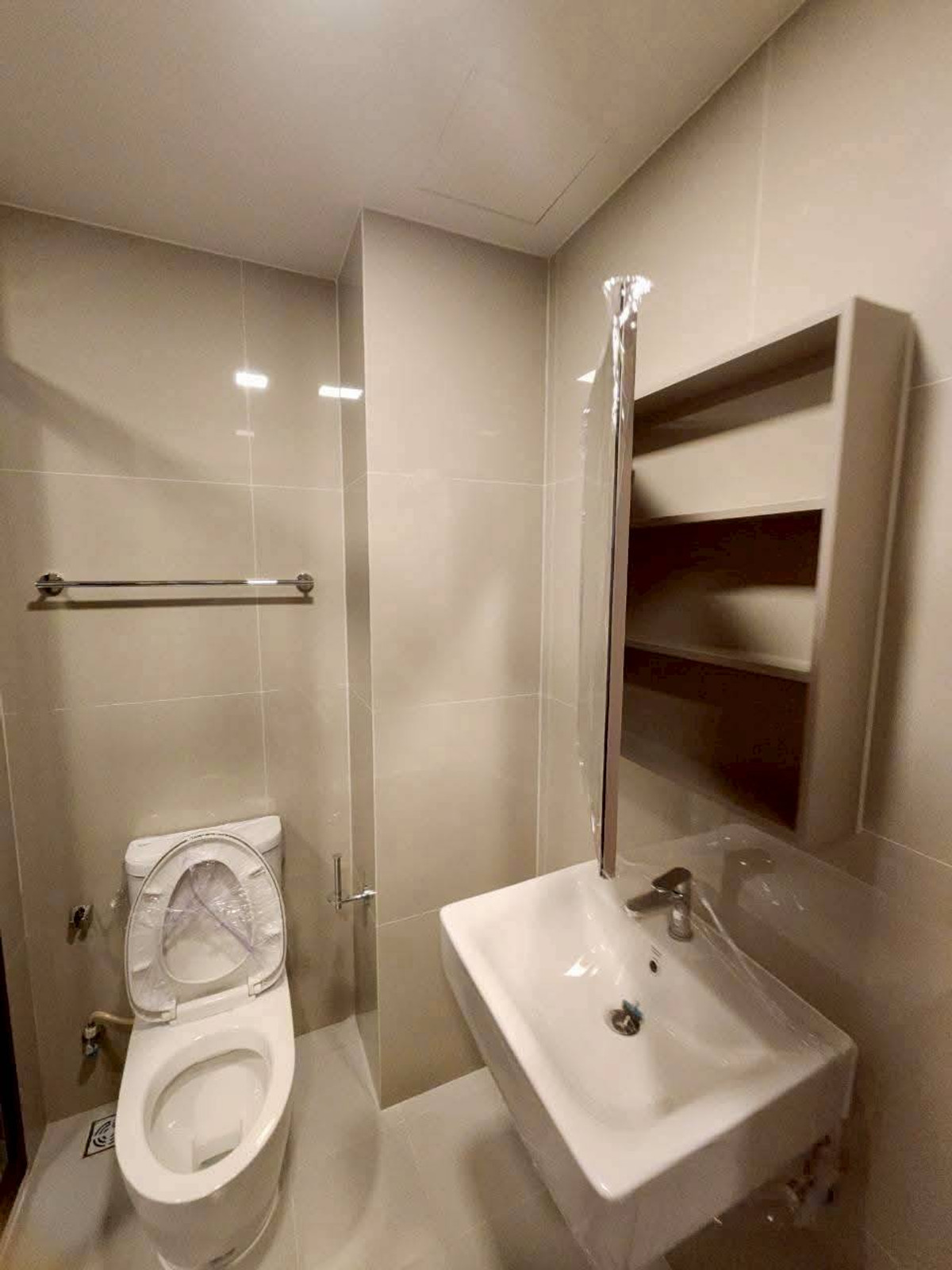 For RentCondoWongwianyai, Charoennakor : ✅ FBSS102 ✅ Line : @p2nproperty