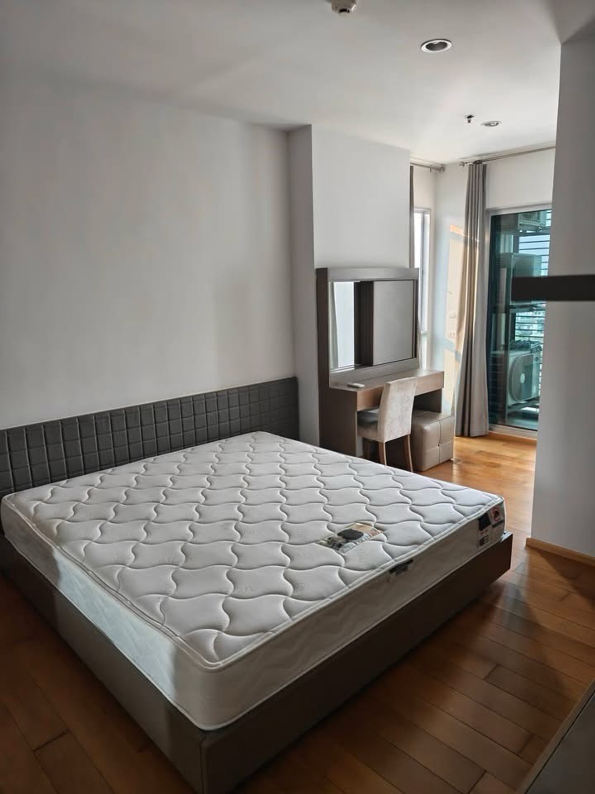 ให้เช่าคอนโดวงเวียนใหญ่ เจริญนคร : 🏢 For Rent | Hive Taksin 
(A6902049) 
คอนโดติด BTS วงเวียนใหญ่ เพียง 110 ม. 🚆✨

💰 ค่าเช่า 25,000 บาท / เดือน