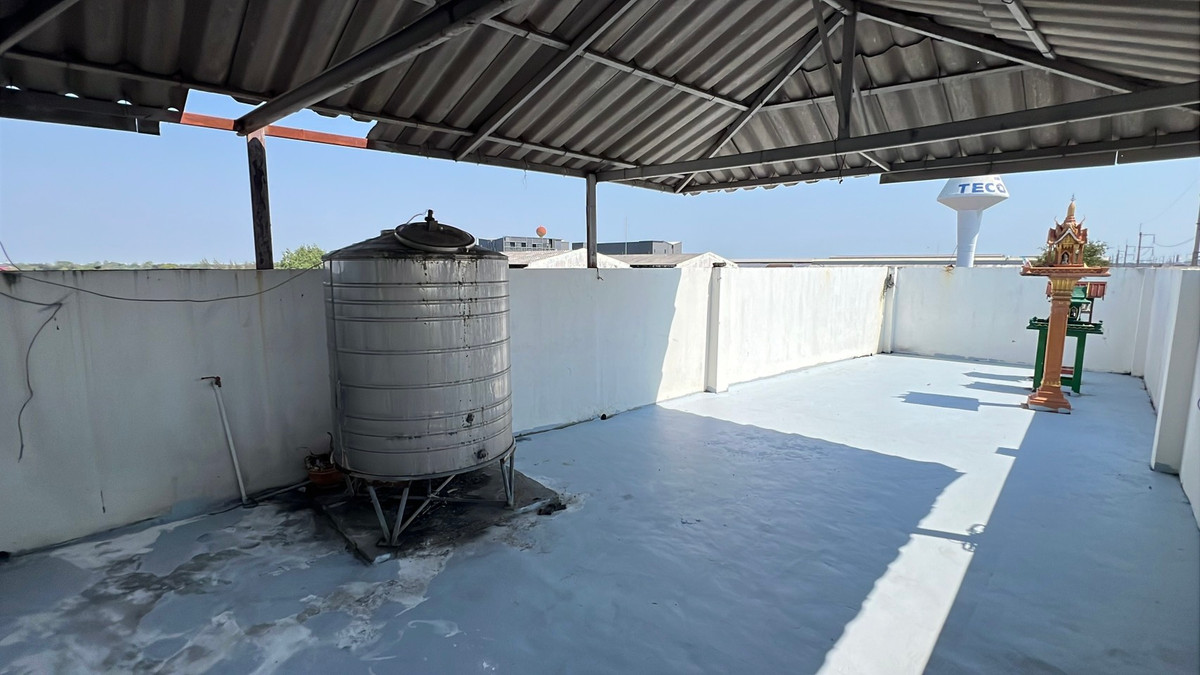 For RentShop HouseSamut Prakan,Samrong : Urgent for rent! 4-story commercial building, prime location, Soi Wat Sriwaree Noi. Extra wide area 40 sq m – only 30,000 baht/month!