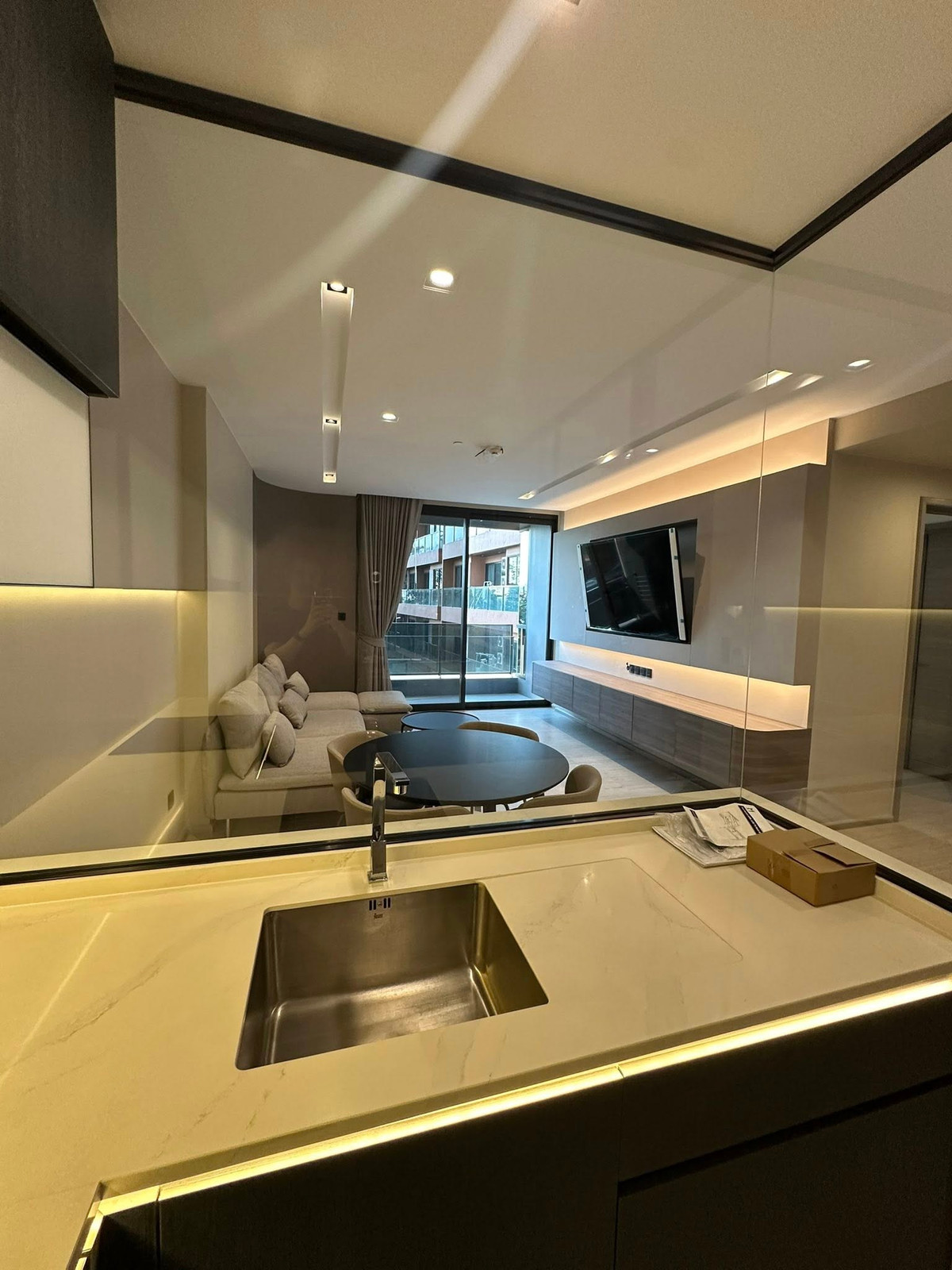 For RentCondoSukhumvit, Asoke, Thonglor : 💎 The Room Sukhumvit 38 – Ultra Luxury 2BR | Direct Access to Facilities | 79 sqm | Heart of Thong Lo