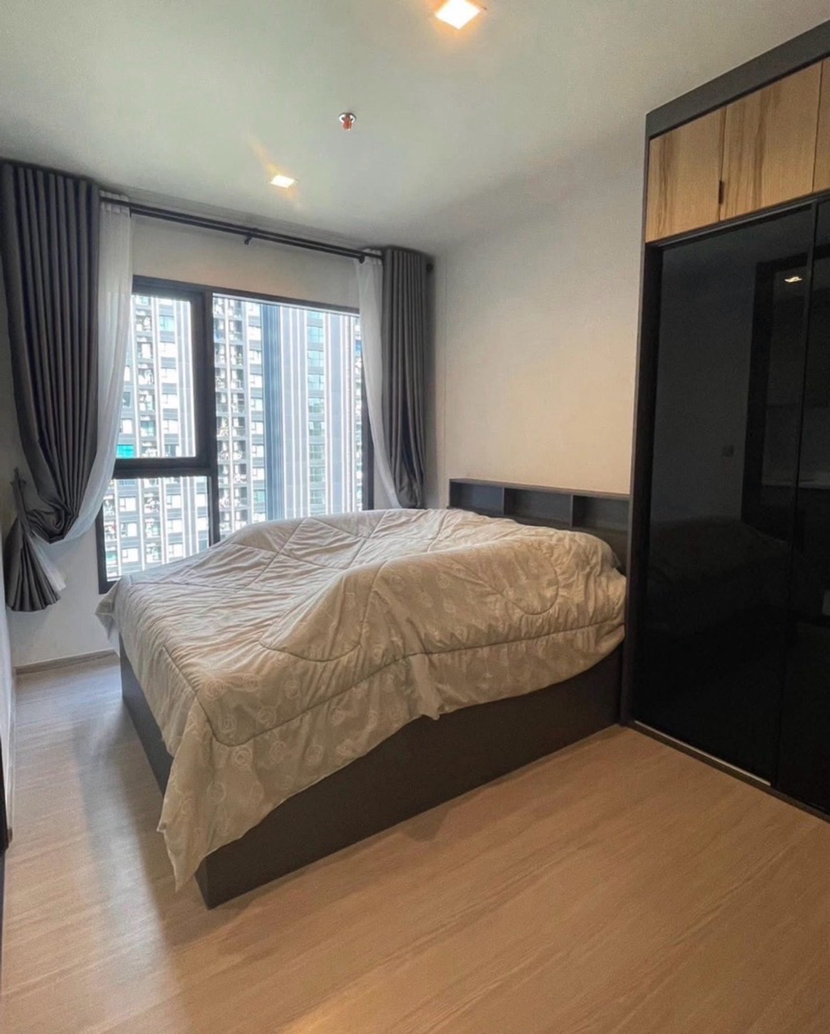 ให้เช่าคอนโดพระราม 9 เพชรบุรีตัดใหม่ RCA : #Z4865💥 060369 🔥ให้เช่าคอนโด Life Asoke Hype