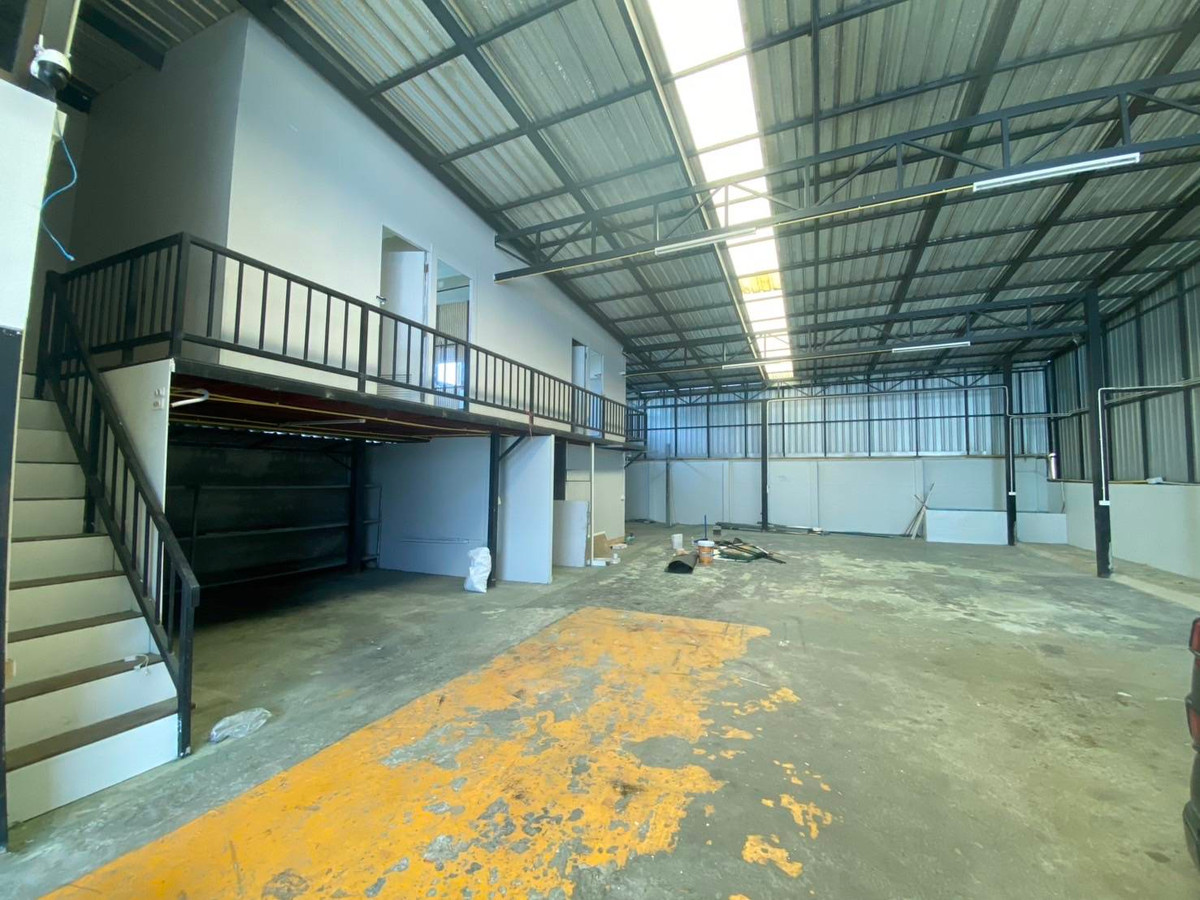 ให้เช่าโกดังนนทบุรี บางใหญ่ บางบัวทอง : โกดัง ถนนบางศรีเมือง กว้าง 14 เมตร ลึก 22 เมตร มี office 2ชั้น ไฟ 3เฟส 