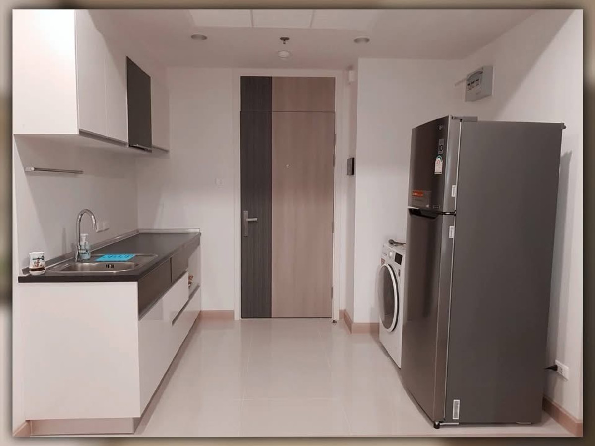 For RentCondoSathorn, Narathiwat : 🏢 Condo for rent Supalai Lite Ratchada-Narathiwat-Sathorn
(D6902021) 
Big room, good location, near Sathorn, ready to move in ✨

💰 Rent 20,000 baht / month