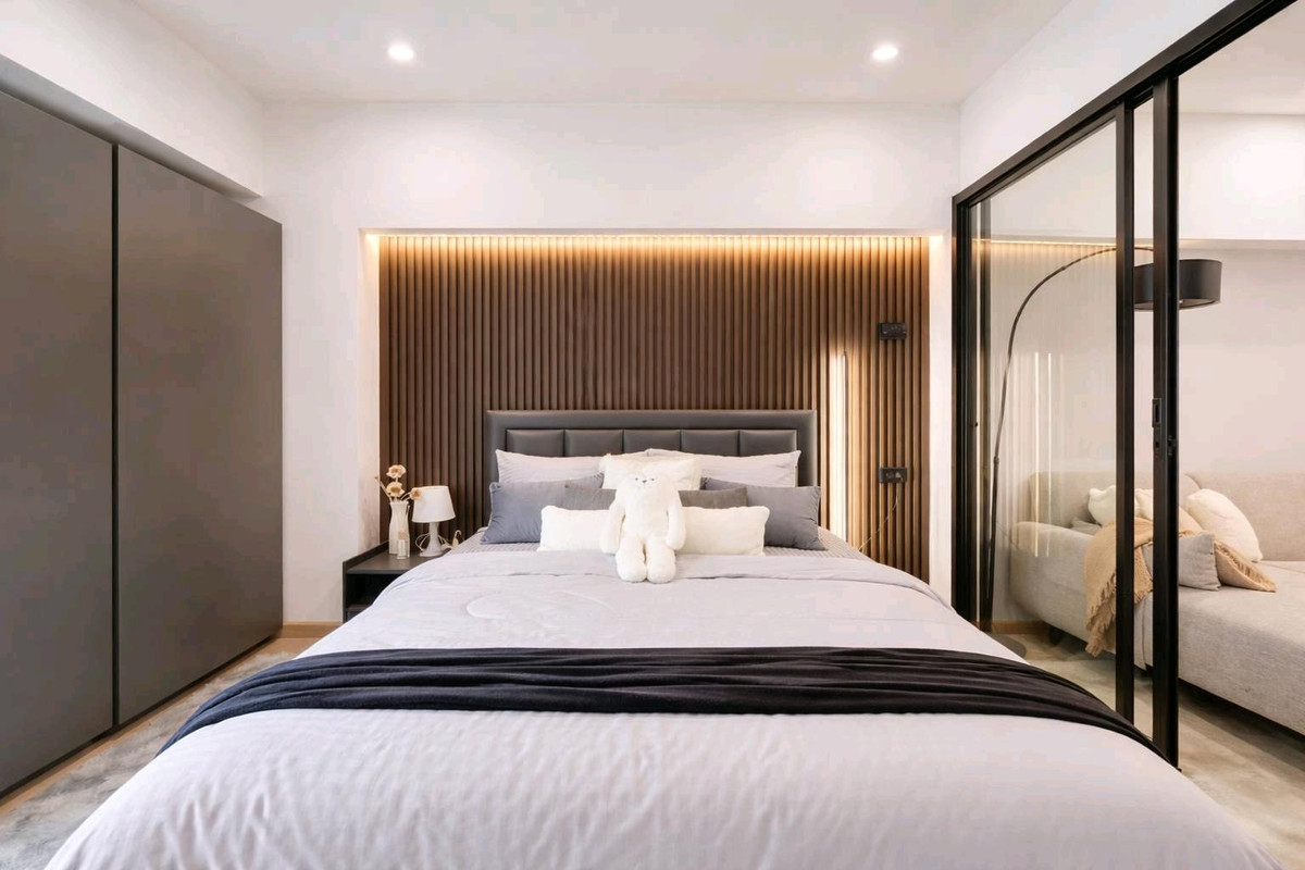 For SaleCondoSathorn, Narathiwat : Spacious condo, good price, installments starting at 8,000 baht/month, convenient transportation, in the heart of Sathorn.