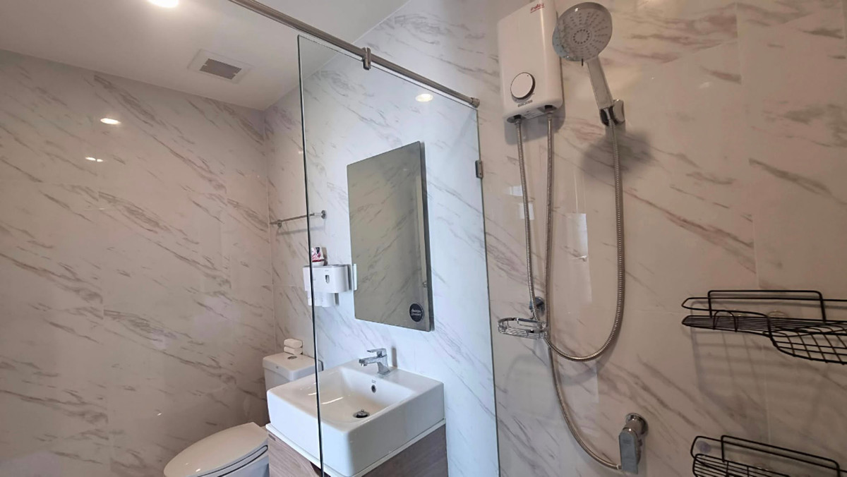 For RentCondoBangna, Bearing, Lasalle : Condo for Rent: Ideo Mobi Sukhumvit East Point Near BTS Bang Na (approx. 250 meters)
