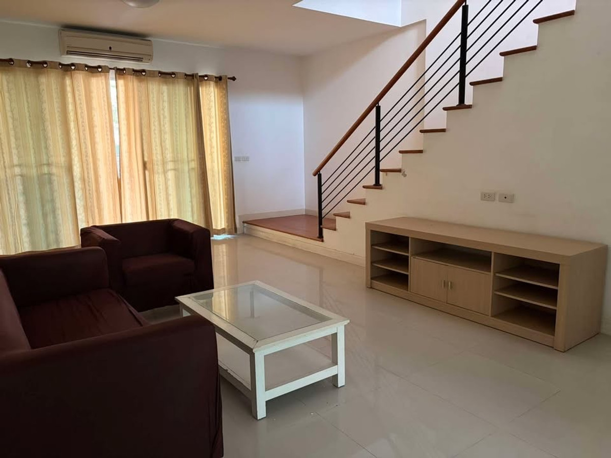 ให้เช่าทาวน์โฮมนวมินทร์ รามอินทรา : ให้เช่าทาวน์โฮม 3 ชั้น Vista park รัชดา-รามอินทรา (22 ตร.ว.) ตกแต่งพร้อมอยู่