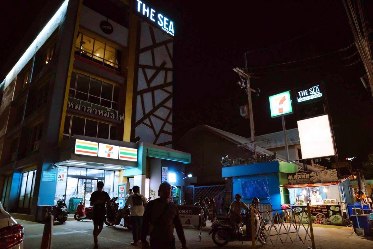 เซ้งร้านค้า/ตลาดนัดพัทยา บางแสน ชลบุรี สัตหีบ : เซ้งร้านเหล้า วิวทะเล บางแสน หาดวอน ใกล้วงเวียนบางแสน นักท่องเที่ยวเยอะ มีลานจอดรถ