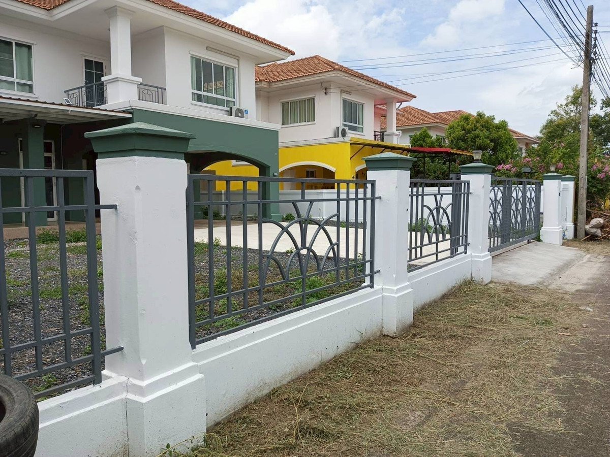 For RentHouseMin Buri, Romklao : Single house for rent Passorn Village 13 Soi Suwinthawong 86 (100 sq m.) decorated and ready to move in.