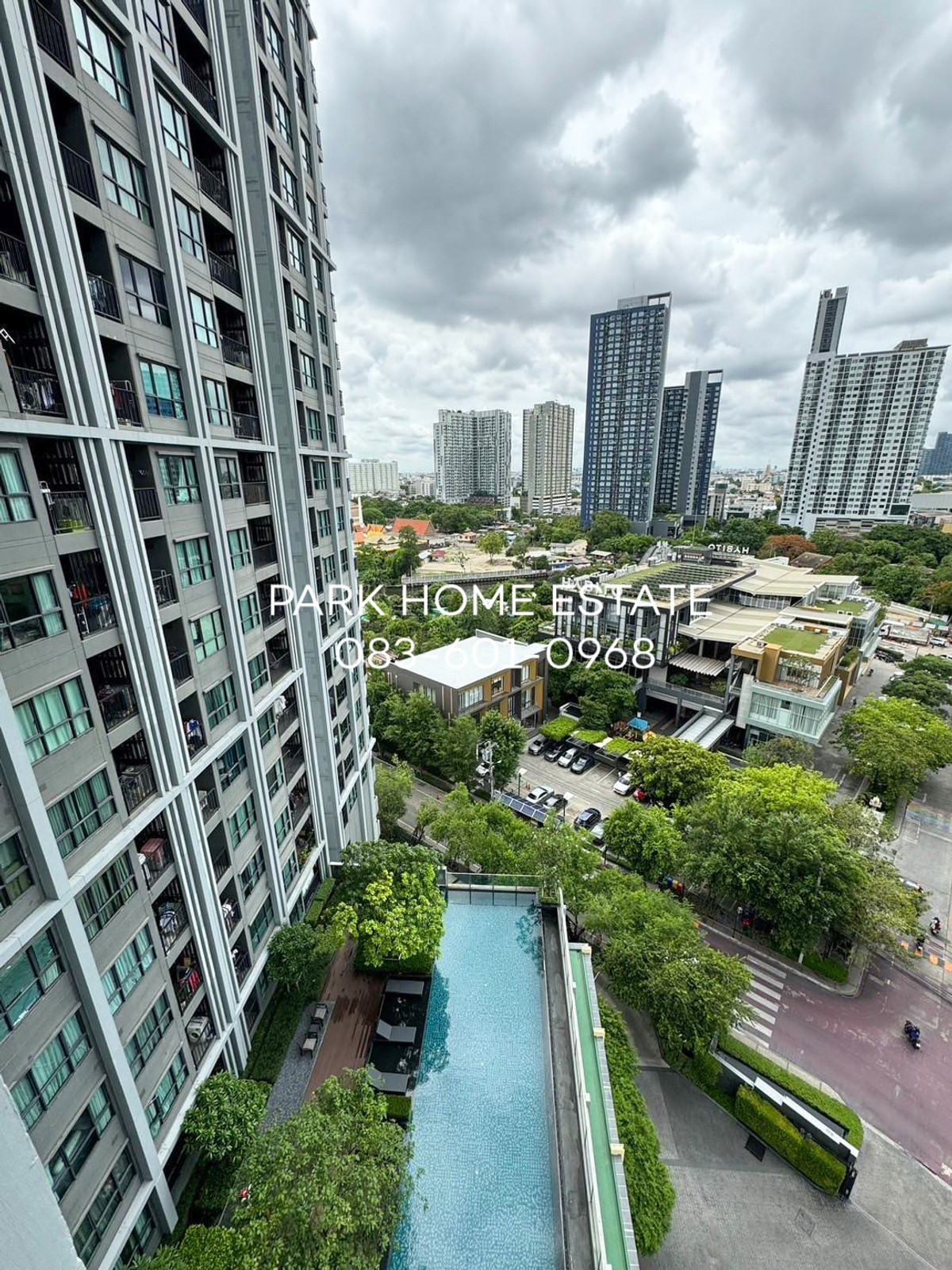 ให้เช่าคอนโดสุขุมวิท อโศก ทองหล่อ : The Base Park East Sukhumvit 77 | 2Bedroom. 📞 Line : @pukkhome (with @) , 083-601-0968