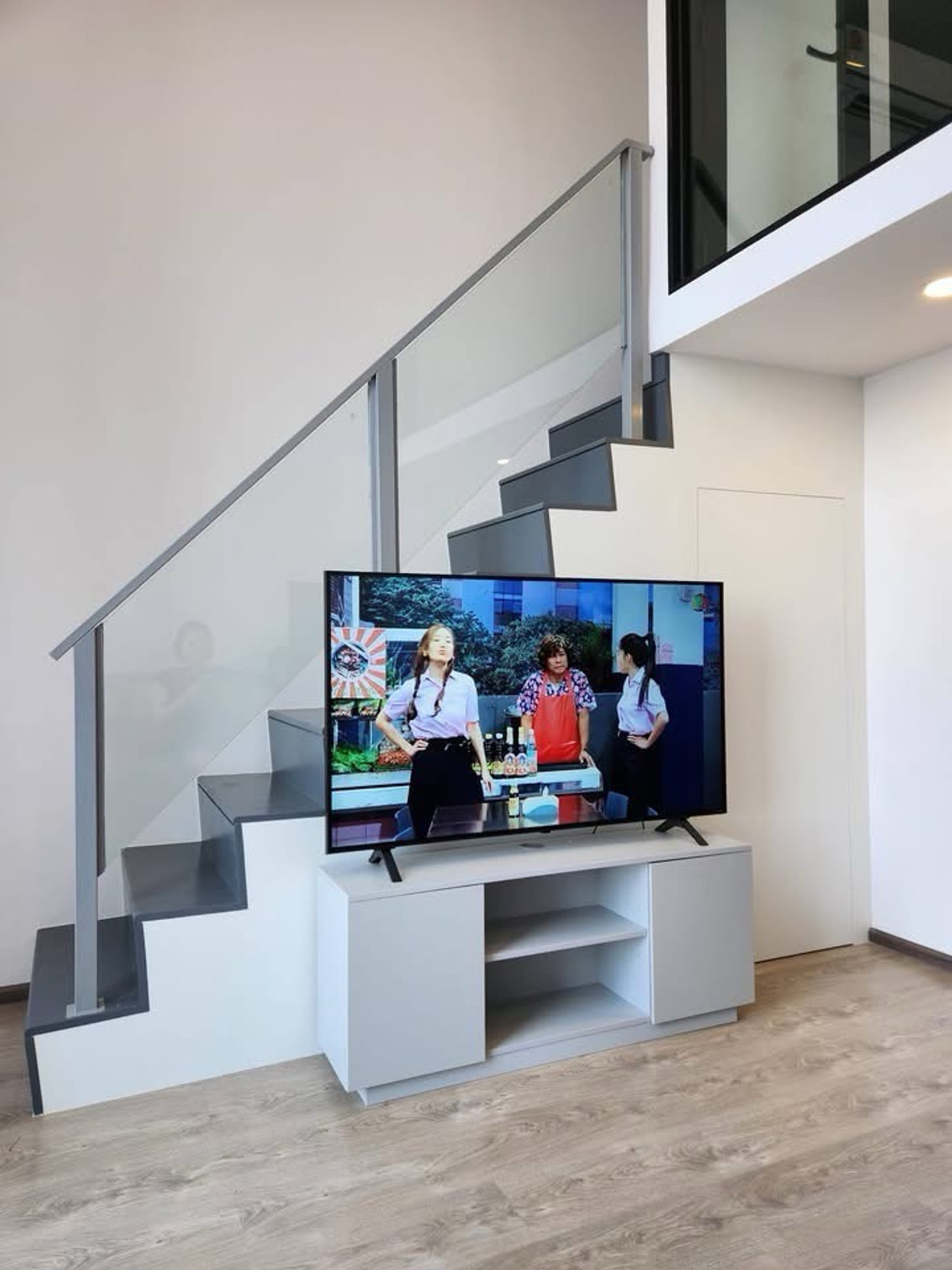 ให้เช่าคอนโดรัชดา ห้วยขวาง : 🏢 ให้เช่าคอนโด SOHO Bangkok Ratchada ✨
(B6902039) 
🚆 ใกล้ MRT ห้วยขวาง เพียง 200 เมตร เดินทางสะดวก เข้าเมืองง่าย

💰 ค่าเช่า 28,000 บาท / เดือน