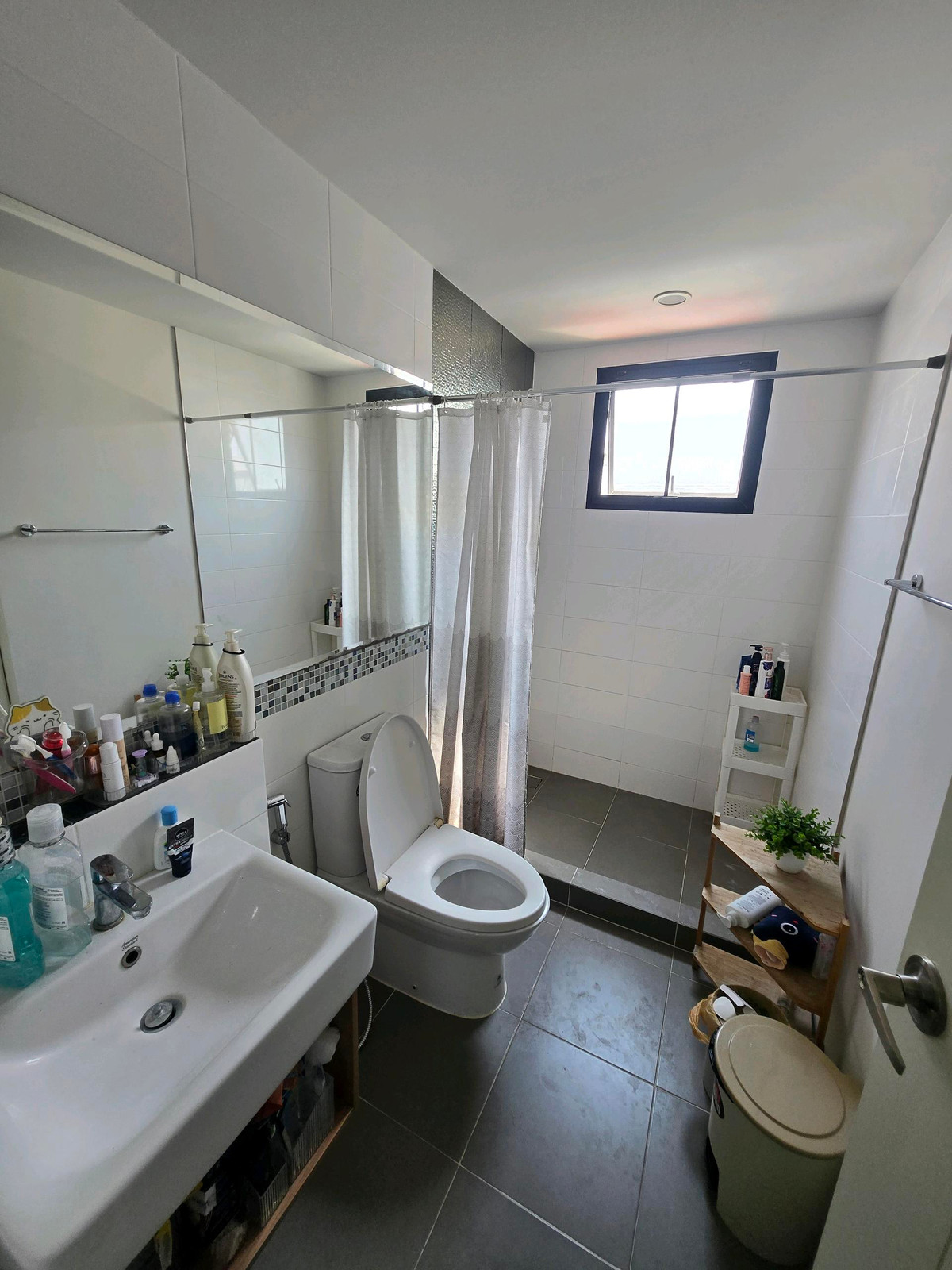 ขายทาวน์โฮมนวมินทร์ รามอินทรา : ขายทาวน์โฮม 3 ชั้น บ้านกลางเมือง รามอินทรา หลังมุม ติดสวนส่วนกลาง บรรยากาศดี

