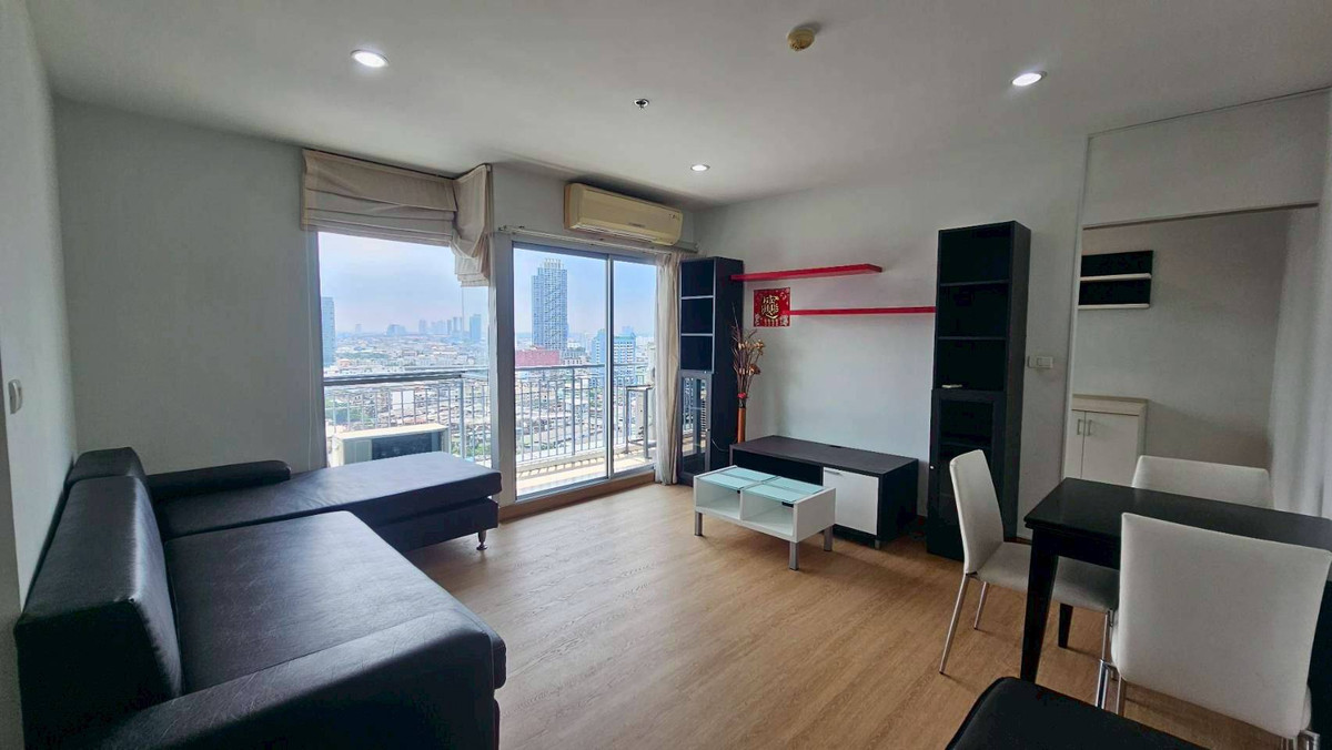 For SaleCondoWongwianyai, Charoennakor : Rare Large Unit! 66 sqm 2-Bedroom Condo on 20th Floor – The Niche Taksin Near BTS Wongwian Yai