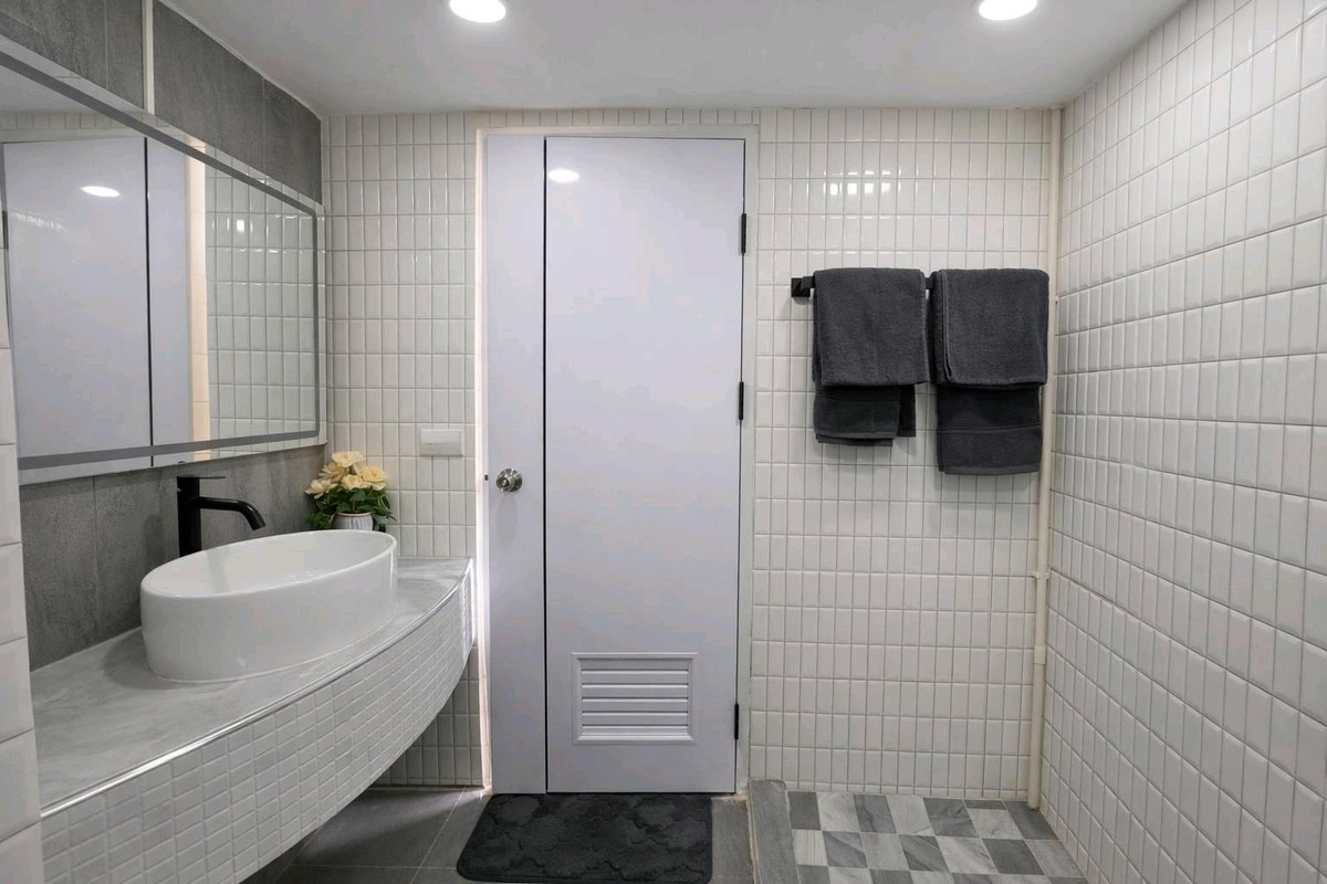 ขายคอนโดสาทร นราธิวาส : คอนโดห้องกว้าง ราคาดี ผ่อนเริ่มต้น 8,000 บาท/เดือน เดินทางสะดวก ใจกลางสาทร 