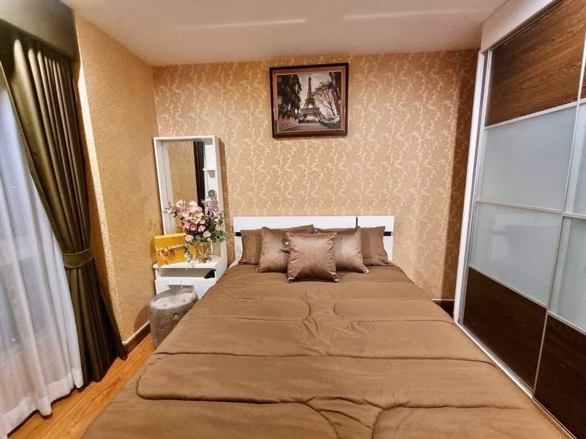 ให้เช่าคอนโดรัชดา ห้วยขวาง : ✨ ให้เช่า คอนโด Diamond Ratchada 12 
(B6902055) 
ใกล้ MRT ห้วยขวาง เดินเพียง 200 เมตร

💰 ค่าเช่า 29,000 บาท / เดือน
(รวมค่าส่วนกลาง + ที่จอดรถแล้ว)