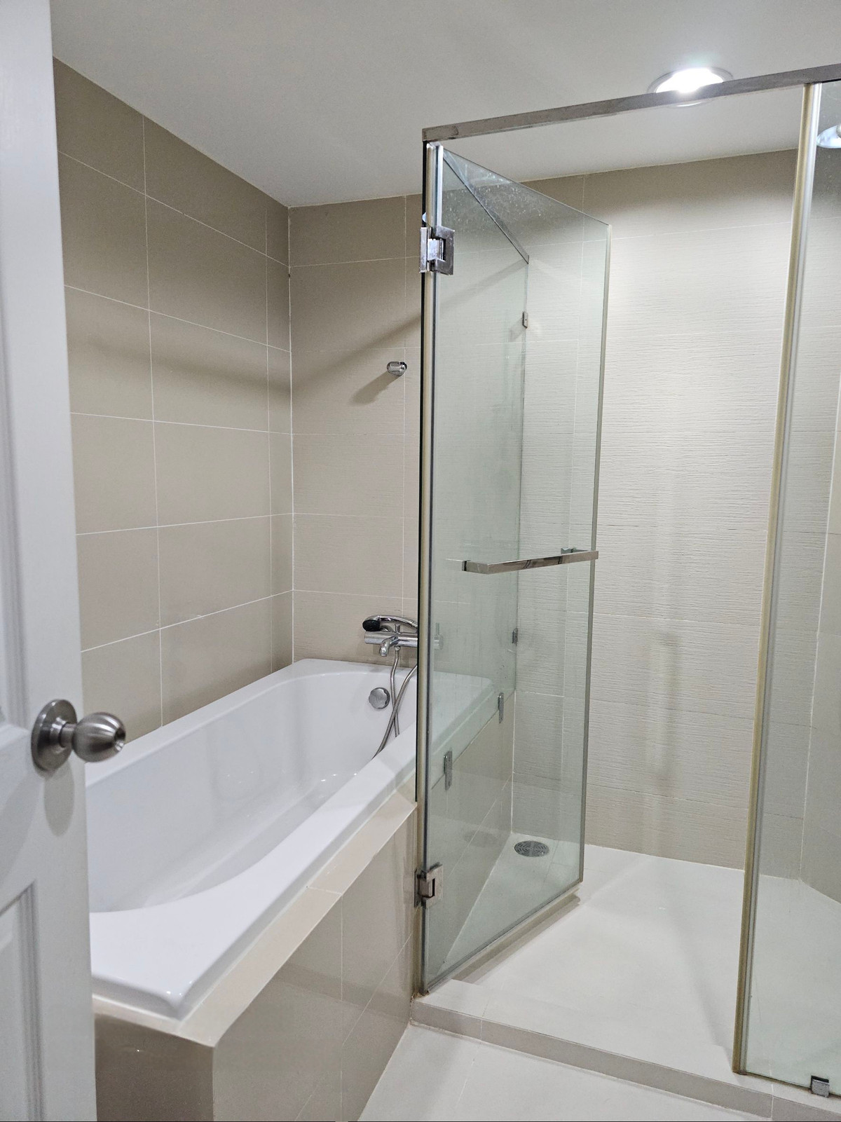 For RentCondoRama9, Petchburi, RCA : Belle Grand Rama9  2 bed 2 bath 101 Sq,m Rental price 40,000 Baht call Nong 096-2615656 Ready to touring everyday  เบล แกรนด์ พระราม 9 2นอน 2น้ำ พื้นที่ 101 ตรม เช่า 0,000 บาท  สนใจโทร น้อง 096-2615656 พร้อมให้นัดหมายเข้าชมทุกวัน   Location : Pharam 9   R