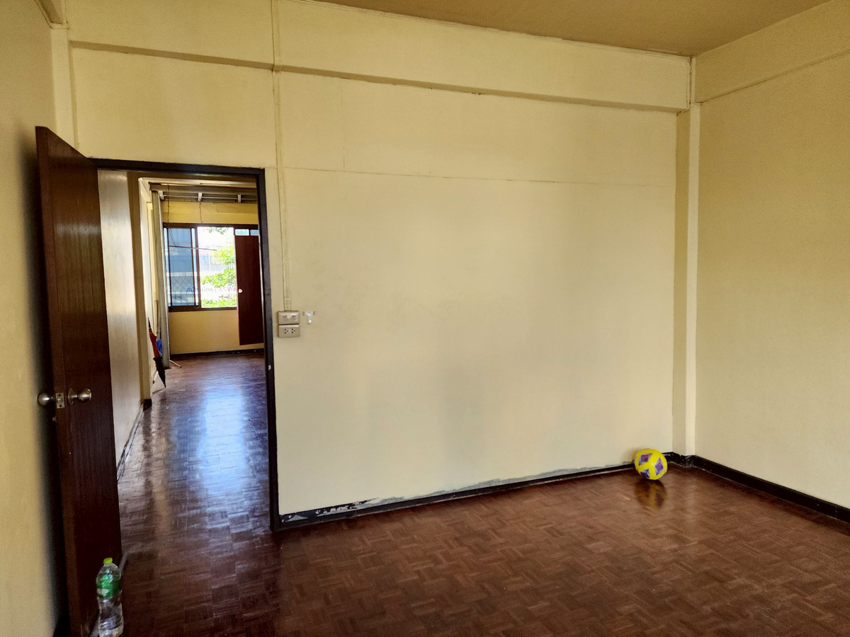 For RentShop HouseBang Sue, Wong Sawang, Tao Pun : Shophouse for rent on the roadside Opposite Wat Soi Thong Pracharat Sai 1 Road, Rama 7, Tel. 065-925-3163