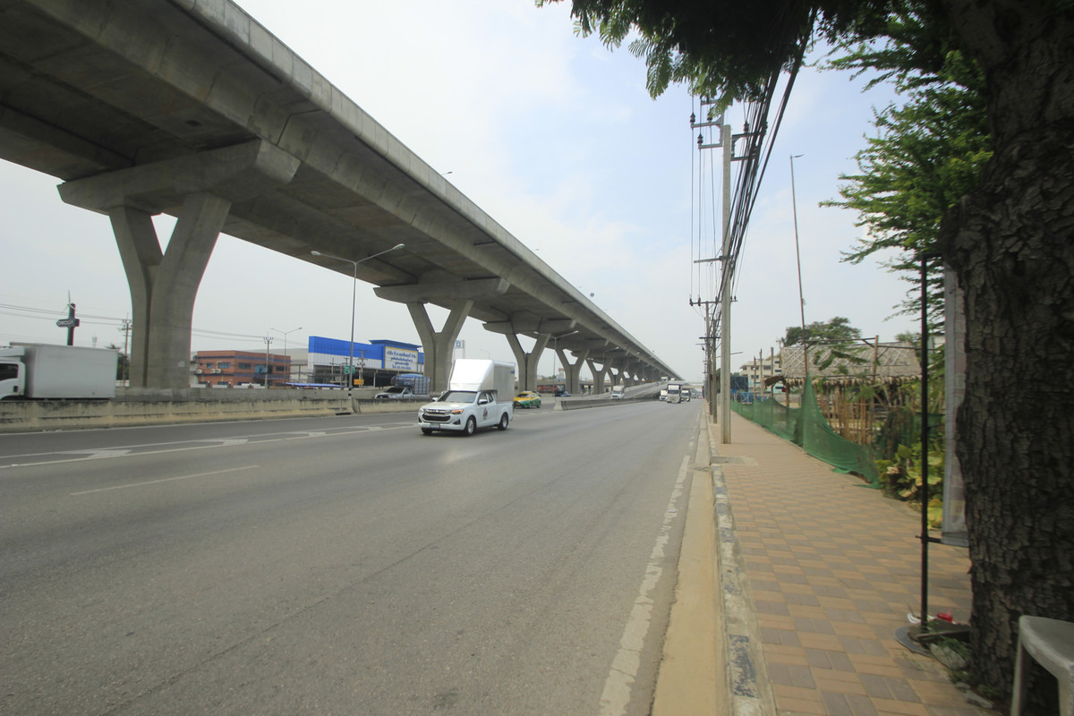 ขายที่ดินพระราม 2 บางขุนเทียน : ขายที่ดินพระราม2 ระหว่างพระราม2ซ.98กับ100 ที่ดินถมแล้ว 7-1-5 ไร่ ลงเสาเข็มทั่วบริเวณที่ดิน ขาเข้าเมืองใกล้ทางด่วนสุขสวัสดิ์ บางพลี สร้างโกดัง ออฟฟิศ สำนักงาน 38,000บาท/วา
