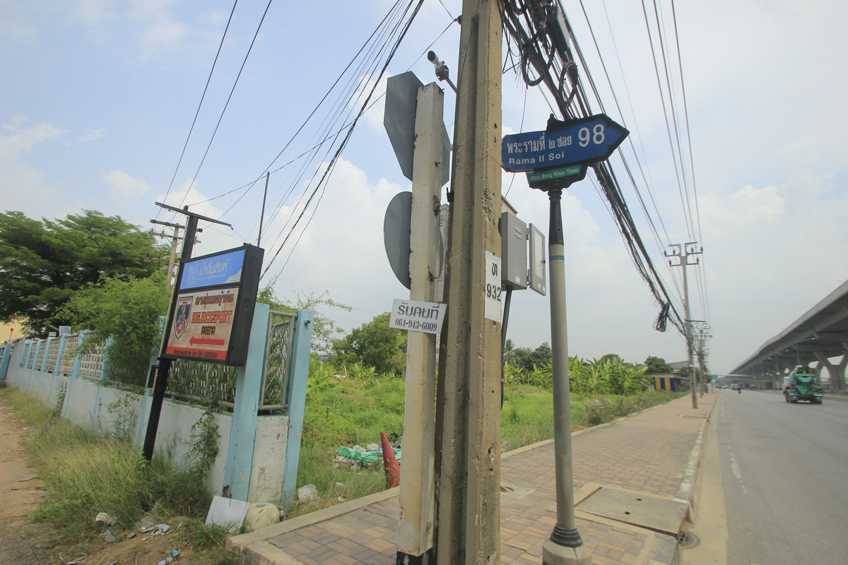 ขายที่ดินพระราม 2 บางขุนเทียน : ขายที่ดินพระราม2 ระหว่างพระราม2ซ.98กับ100 ที่ดินถมแล้ว 7-1-5 ไร่ ลงเสาเข็มทั่วบริเวณที่ดิน ขาเข้าเมืองใกล้ทางด่วนสุขสวัสดิ์ บางพลี สร้างโกดัง ออฟฟิศ สำนักงาน 38,000บาท/วา