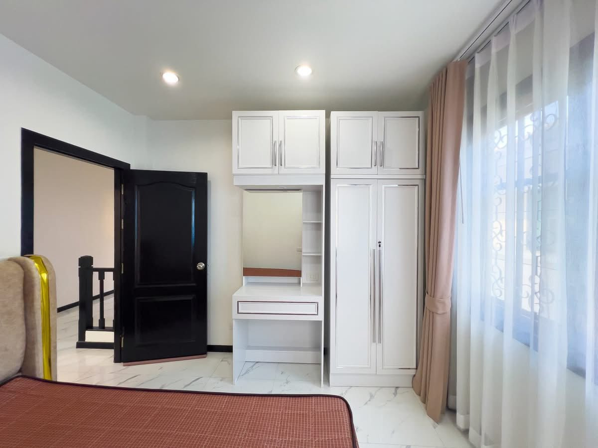 ให้เช่าพัทยา บางแสน ชลบุรี สัตหีบ : บ้านพูลวิลล่า จอมเทียน ใกล้หาดจอมเทียน เดินทางเพียง 5 นาที