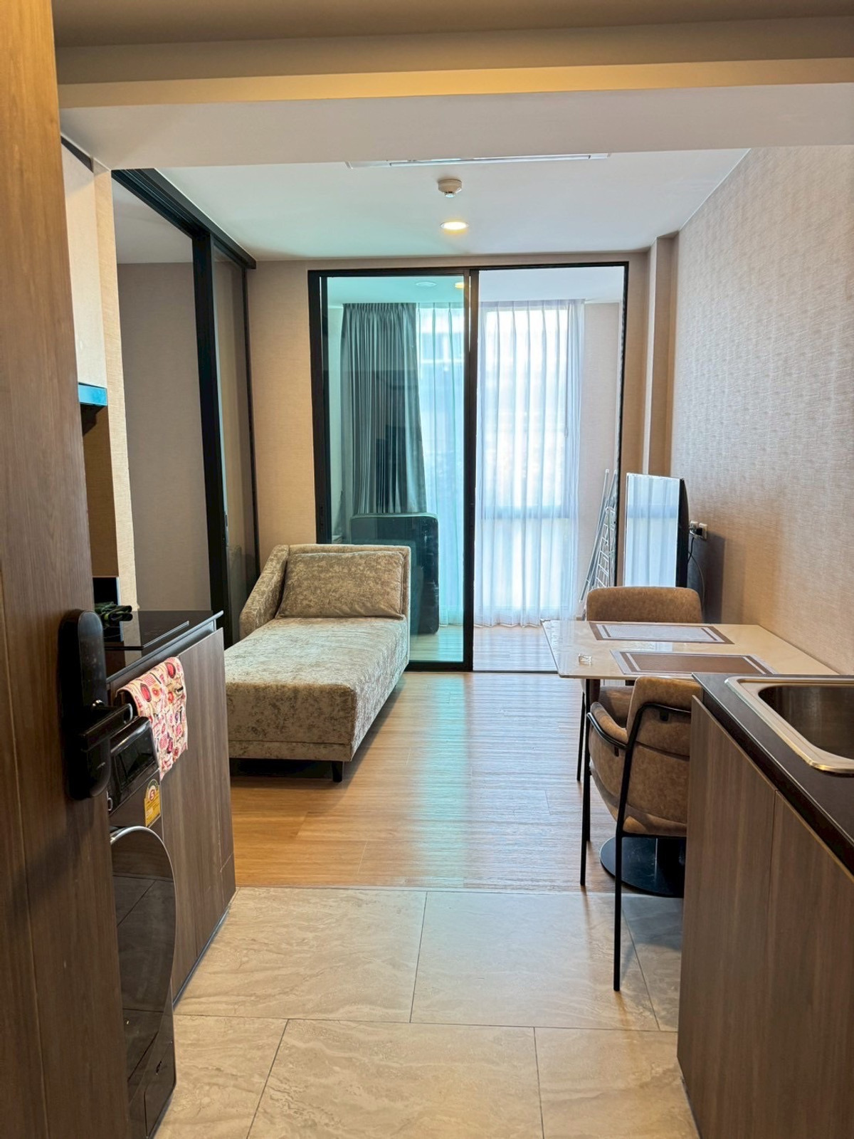 For RentCondoRama9, Petchburi, RCA : Best Price 🔥For rent LLOYD Soonvijai-Thonglor, very beautiful room, best price, fully furnished. Ready to move in ‼️