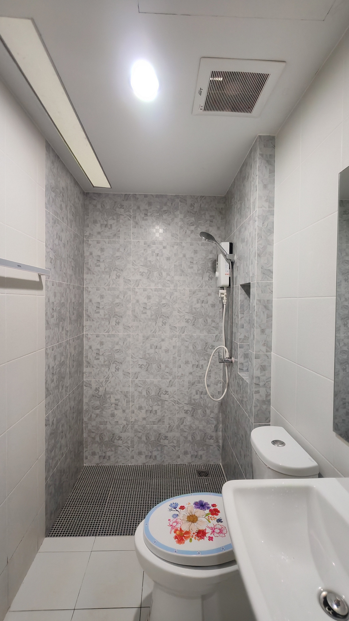 ให้เช่าทาวน์โฮมปทุมธานี รังสิต ธรรมศาสตร์ : ทาวน์โฮมใกล้ ฟิวเจอร์ 6นาที ม.กรุงเทพ 15นาที มี Top หน้าหมู่บ้าน