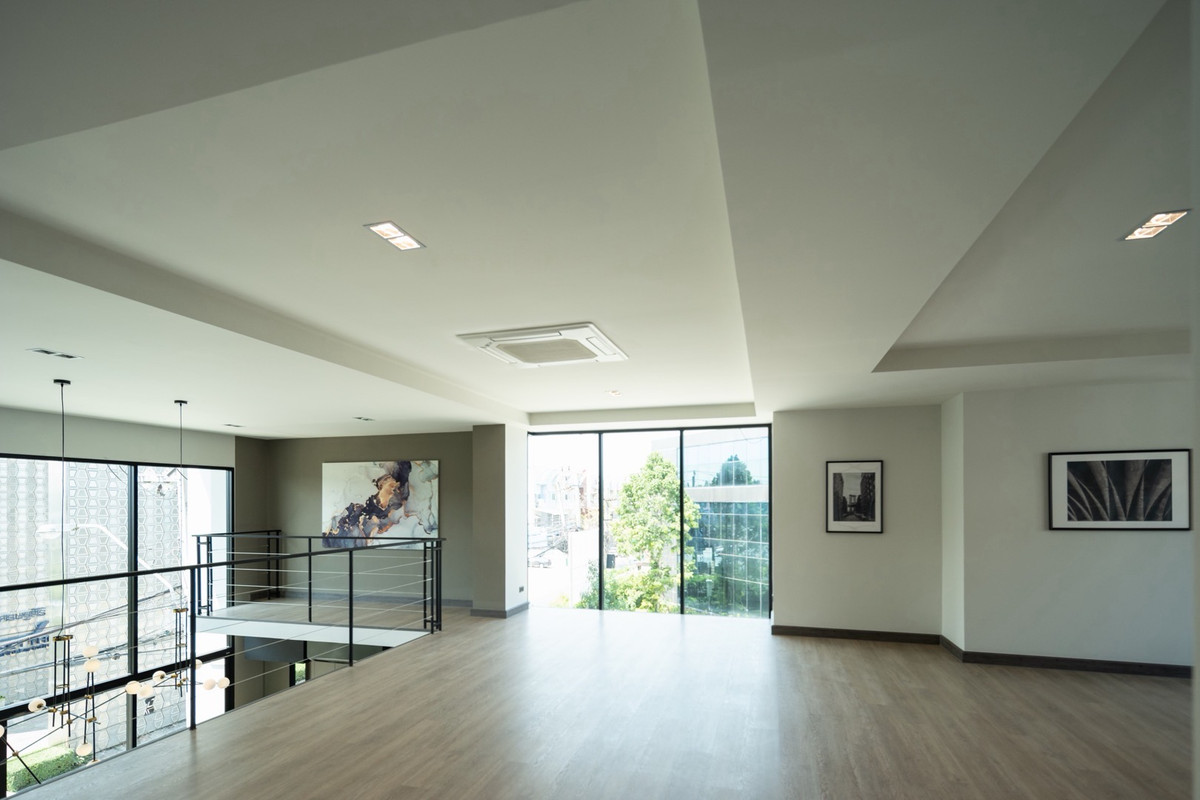 For SaleHome OfficePattanakan, Srinakarin : Home Office for Sale The Preston Empire Krungthep Kreetha Prime Business Location Near International Schools Rama 9 Area