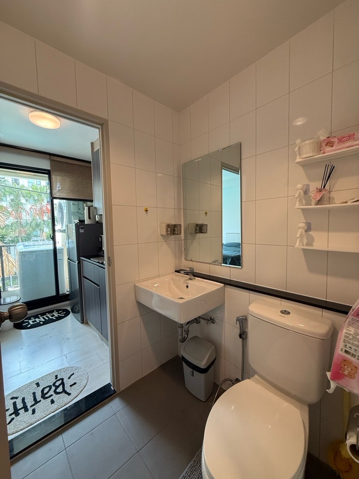 For RentCondoBangna, Bearing, Lasalle : Condo for rent Studio Room Poolview 24sqm. BTS Bearing.