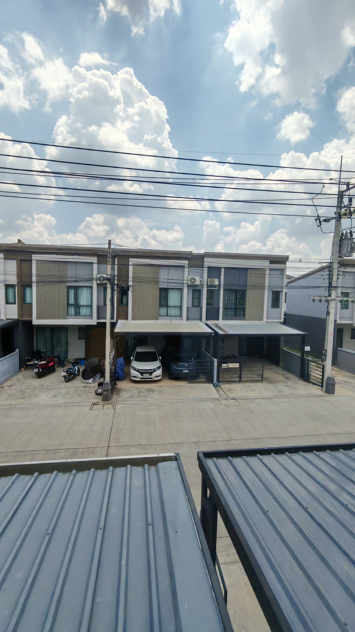 ให้เช่าทาวน์โฮมปทุมธานี รังสิต ธรรมศาสตร์ : ทาวน์โฮมใกล้ ฟิวเจอร์ 6นาที ม.กรุงเทพ 15นาที มี Top หน้าหมู่บ้าน