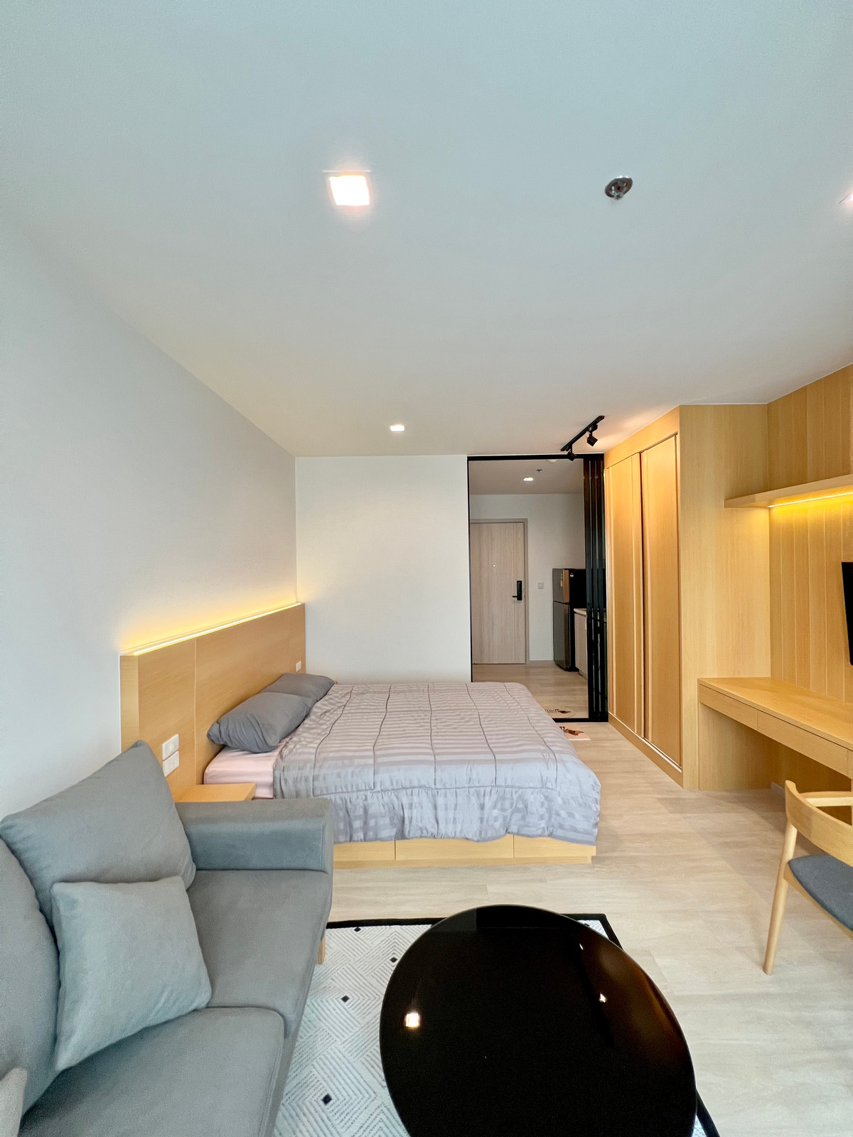 For RentCondoWitthayu, Chidlom, Langsuan, Ploenchit : Life One Wireless, 20,000baht, 1bedroom, 28sqm, BTS Ploenchit, BTS Chidlom, near Witthayu, Chidlom, Ploenchit, Sukhumvit, Rama 9, Ratchada, Sathorn, Silom, Chula, Siam, CentralWorld, Central Embassy, ​​Central Chidlom, Bumrungrad, Mater Dei, Park Venture