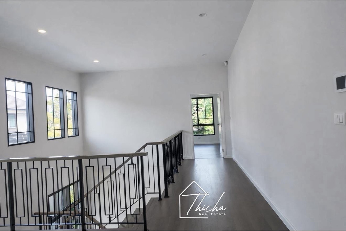 For SaleHouseRama5, Ratchapruek, Bangkruai : Big house, potential location, convenient to walk around town.
 Next to the road
Setthasiri Maha Jesadabodin Bridge