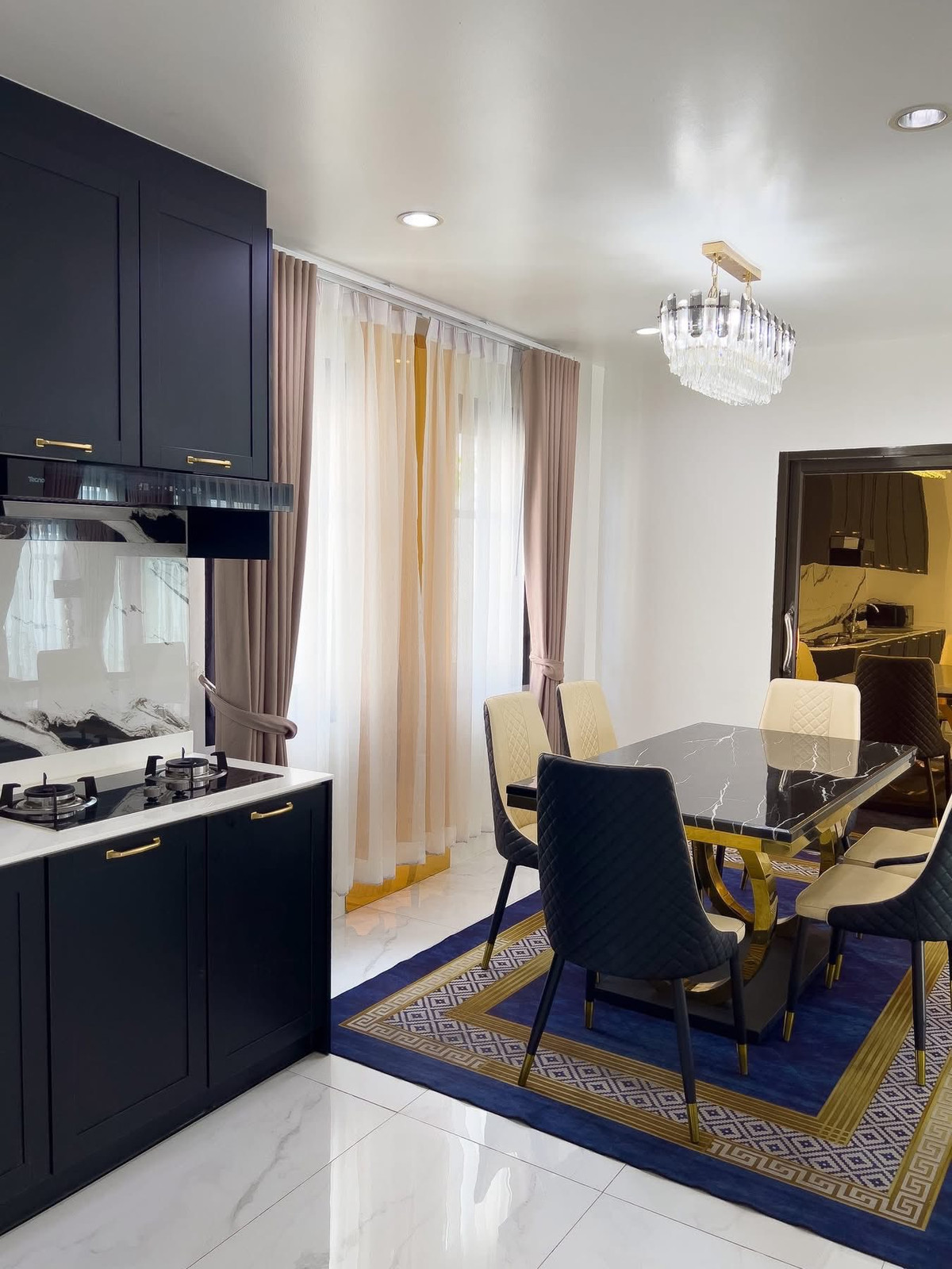 ให้เช่าพัทยา บางแสน ชลบุรี สัตหีบ : บ้านพูลวิลล่า จอมเทียน ใกล้หาดจอมเทียน เดินทางเพียง 5 นาที